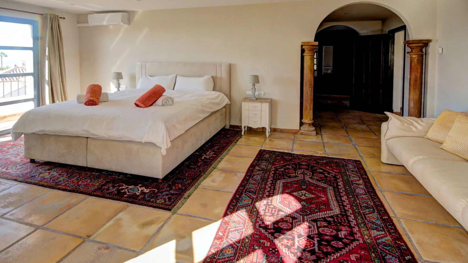 Buy El Padron villa with 7 bedrooms