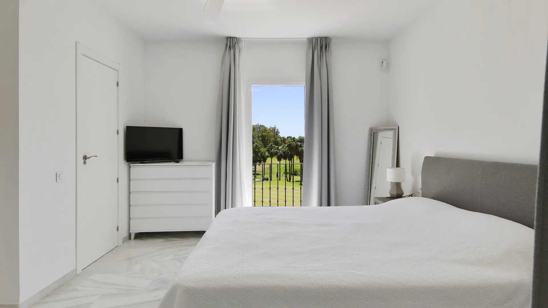 Villa a la venta en Estepona Golf de 3 dormitorios
