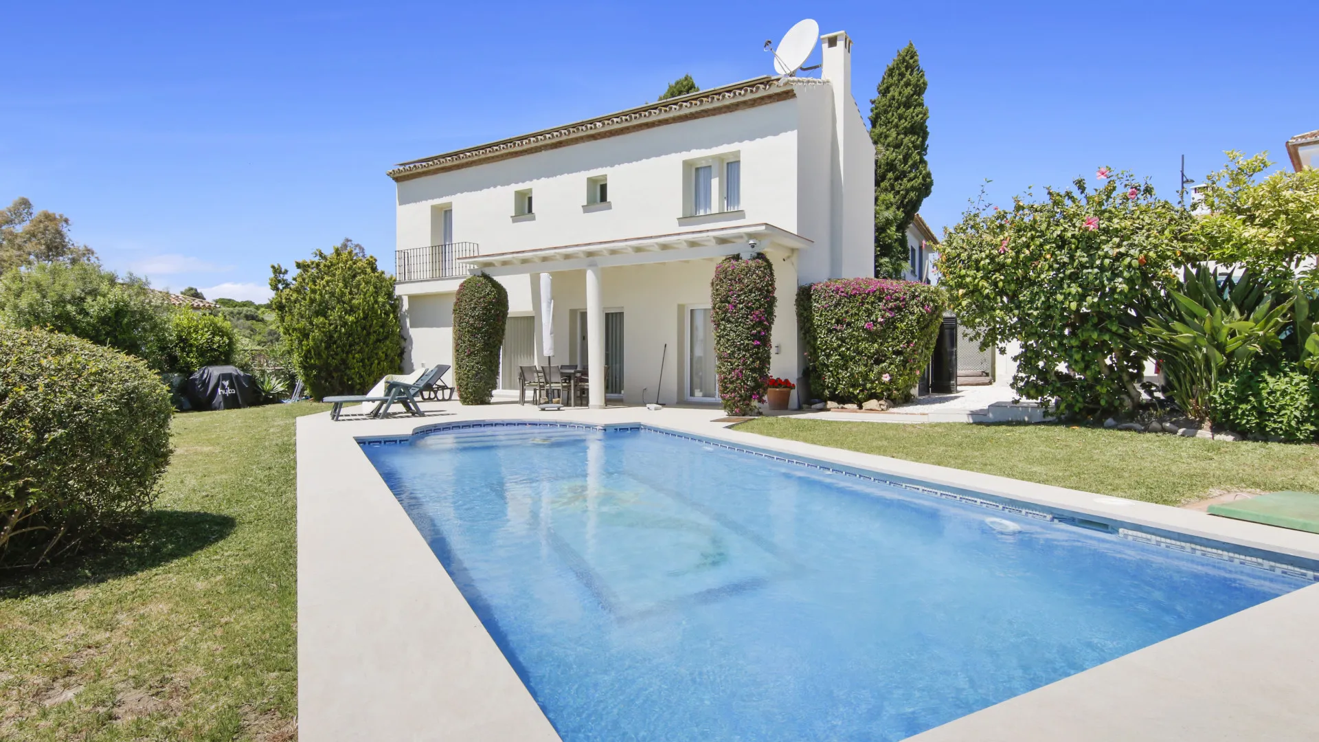 Villa a la venta en Estepona Golf de 3 dormitorios