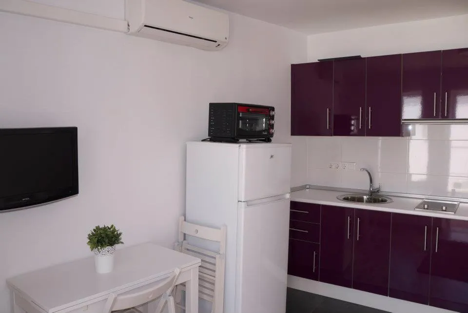 Adosado en venta con 6 dormitorios en Estepona Casco Antiguo