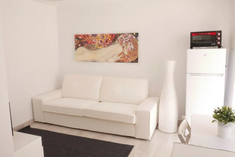 Adosado en venta con 6 dormitorios en Estepona Casco Antiguo