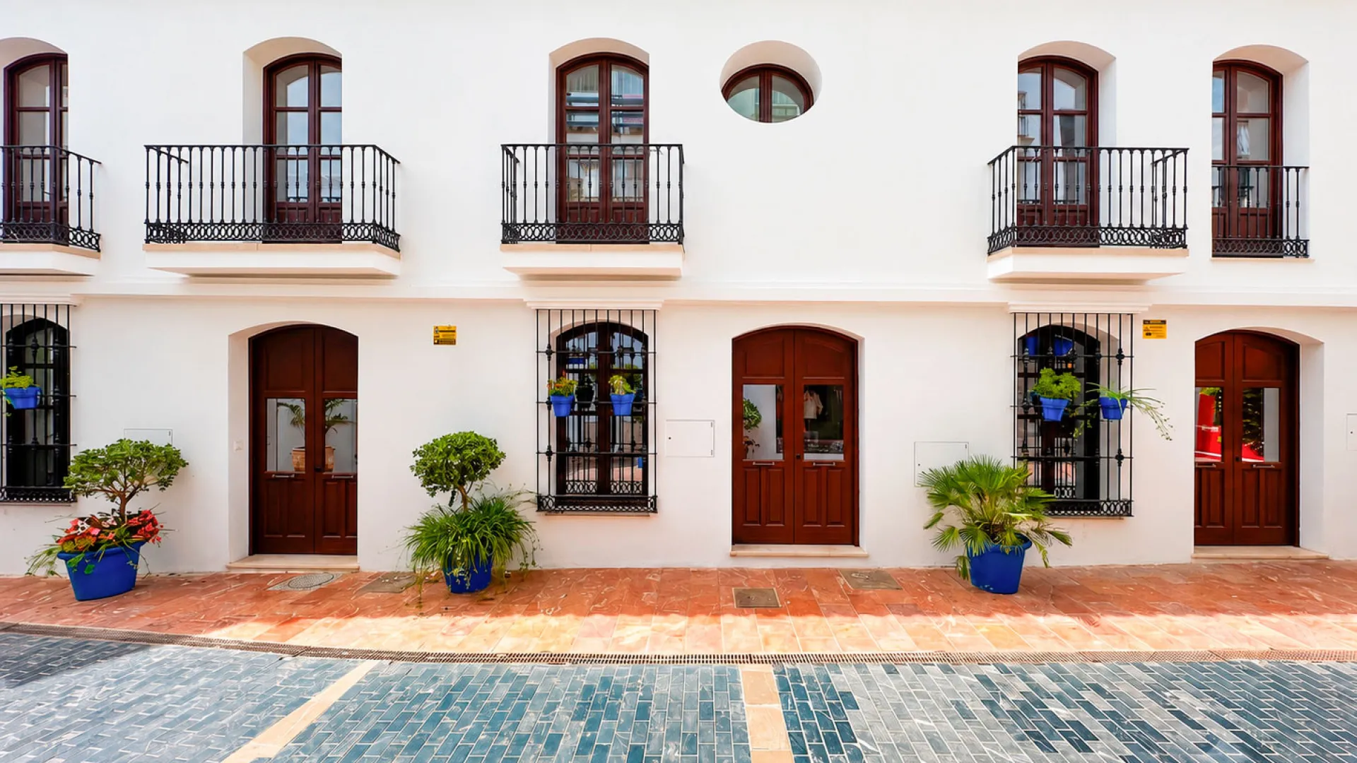 Buy Estepona Old Town town house with 3 bedrooms