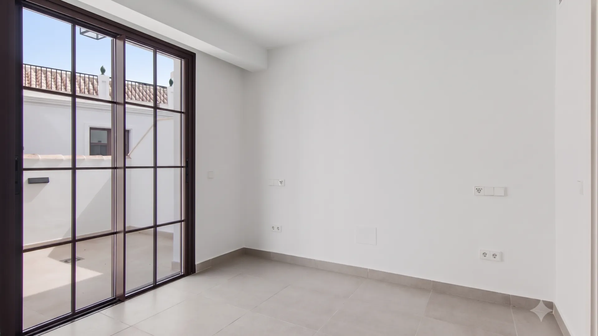 Buy Estepona Old Town town house with 3 bedrooms