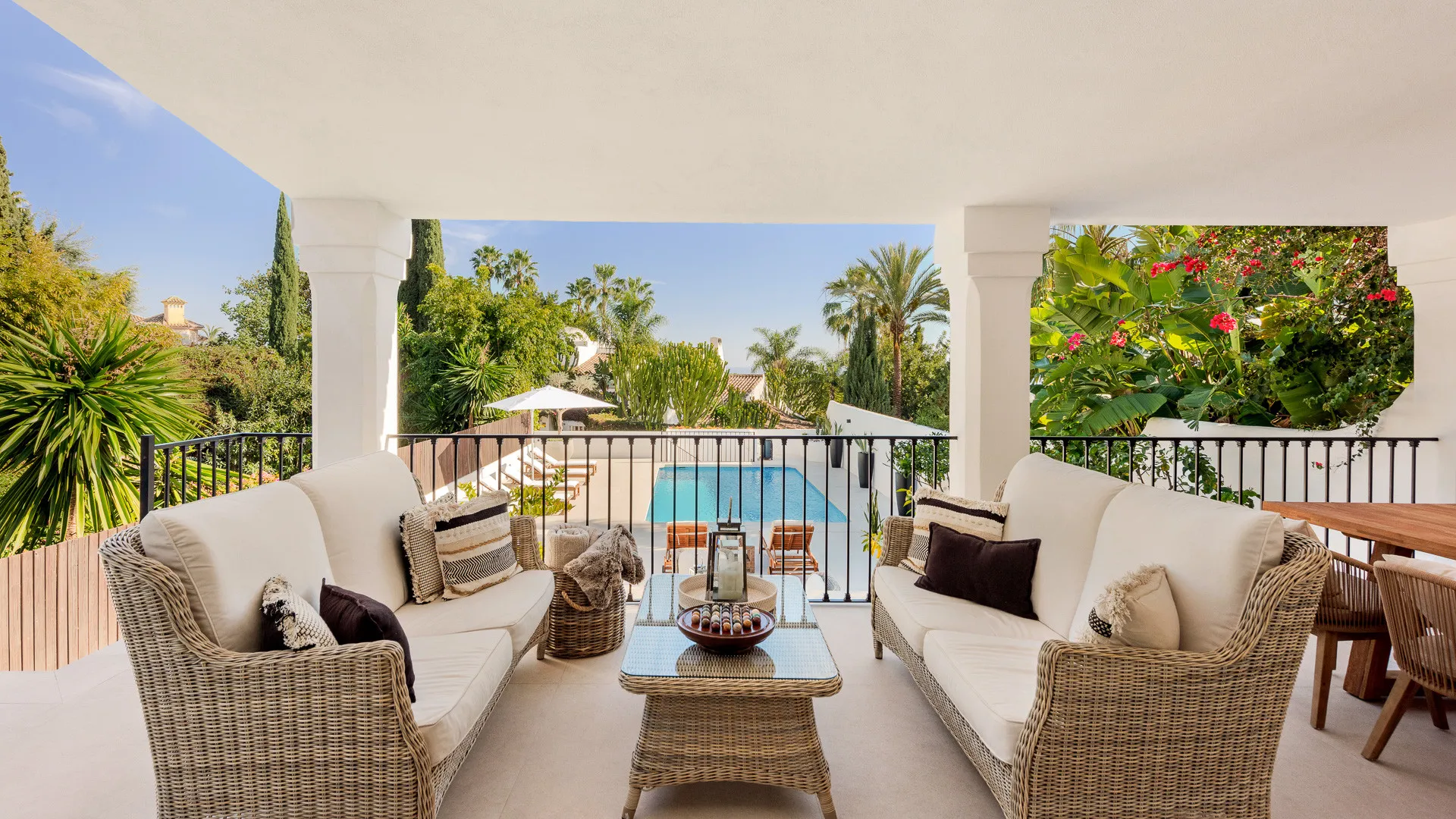 For sale semi detached villa in Balcones de Sierra Blanca