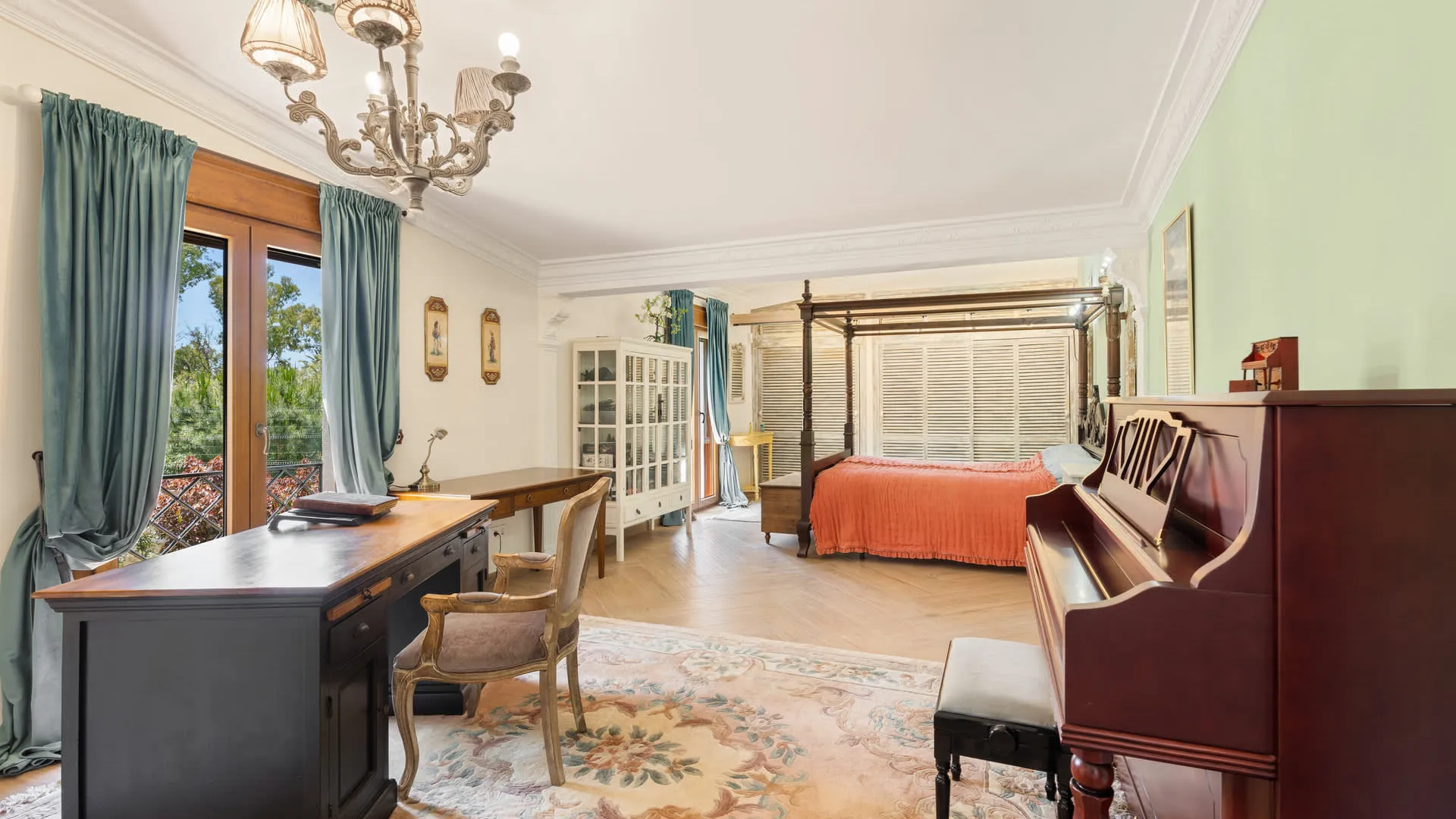Se vende villa de 4 dormitorios en Guadalmina Baja