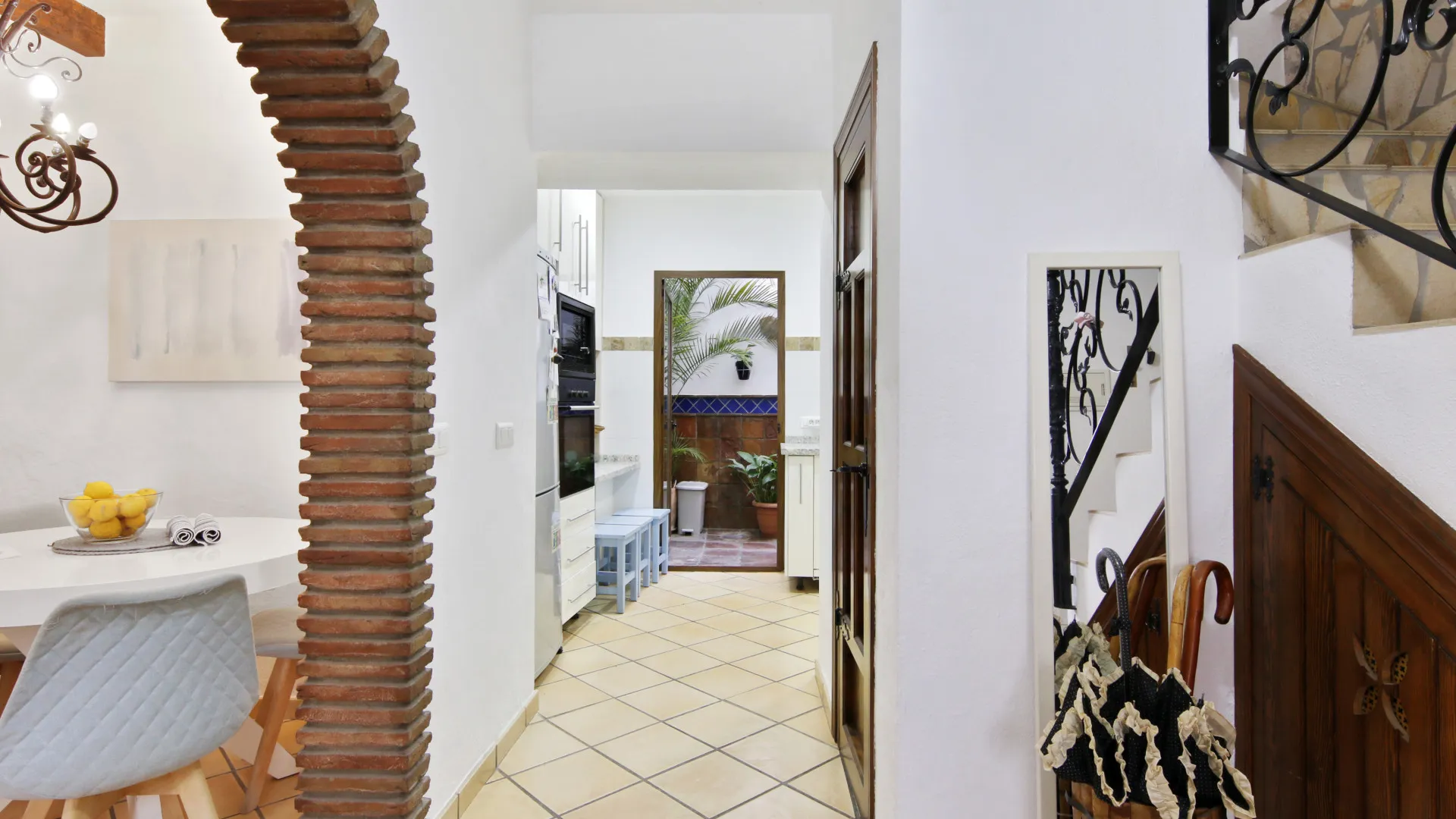 For sale 2 bedrooms town house in Estepona Old Town