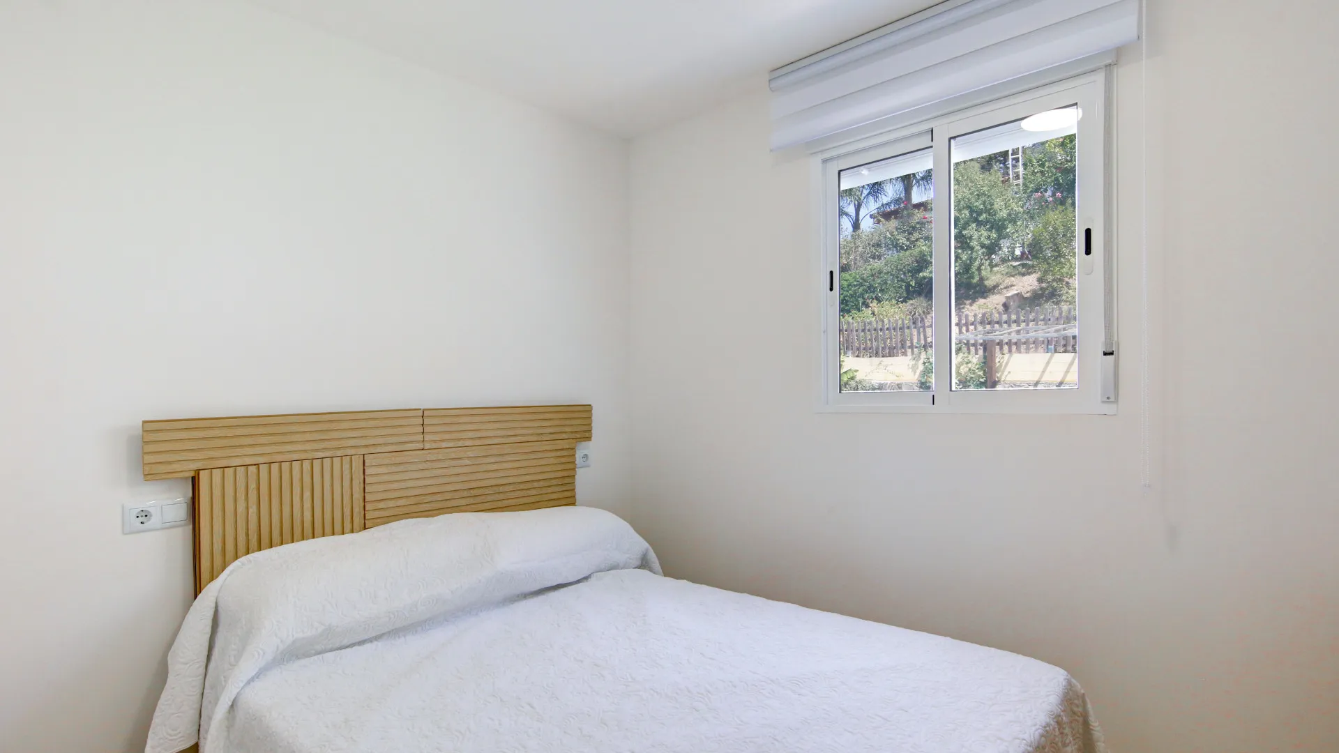 Villa for sale in Estepona with 6 bedrooms