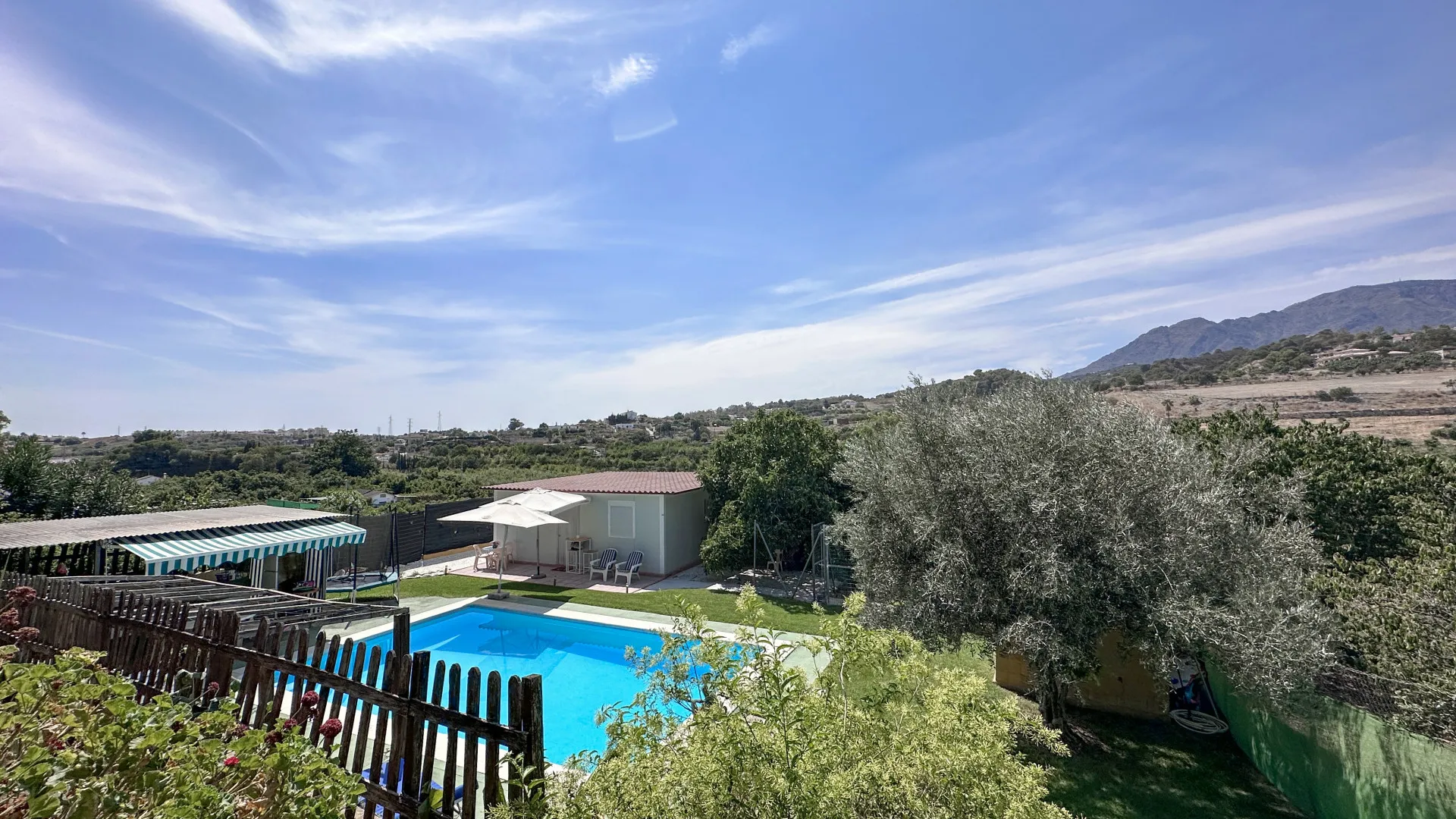 Villa for sale in Estepona with 6 bedrooms