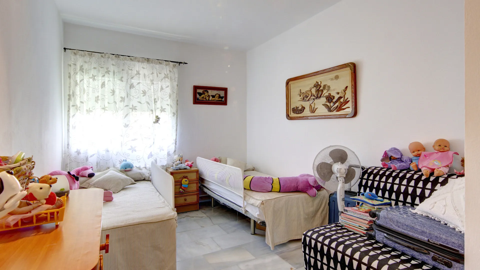 Villa for sale in Estepona with 6 bedrooms