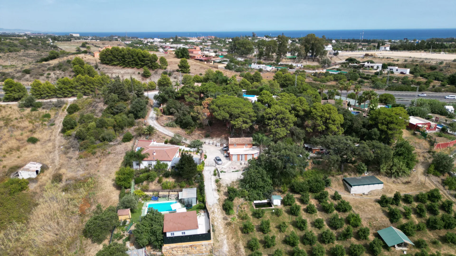 Villa for sale in Estepona with 6 bedrooms