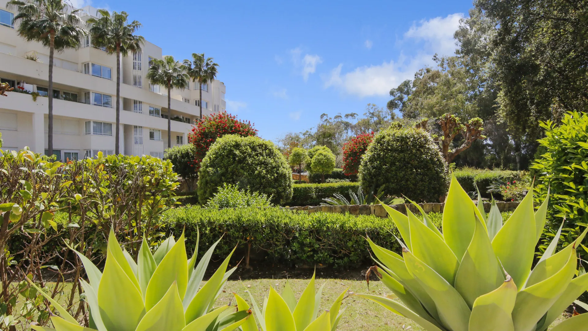For sale town house with 3 bedrooms in Los Granados Playa