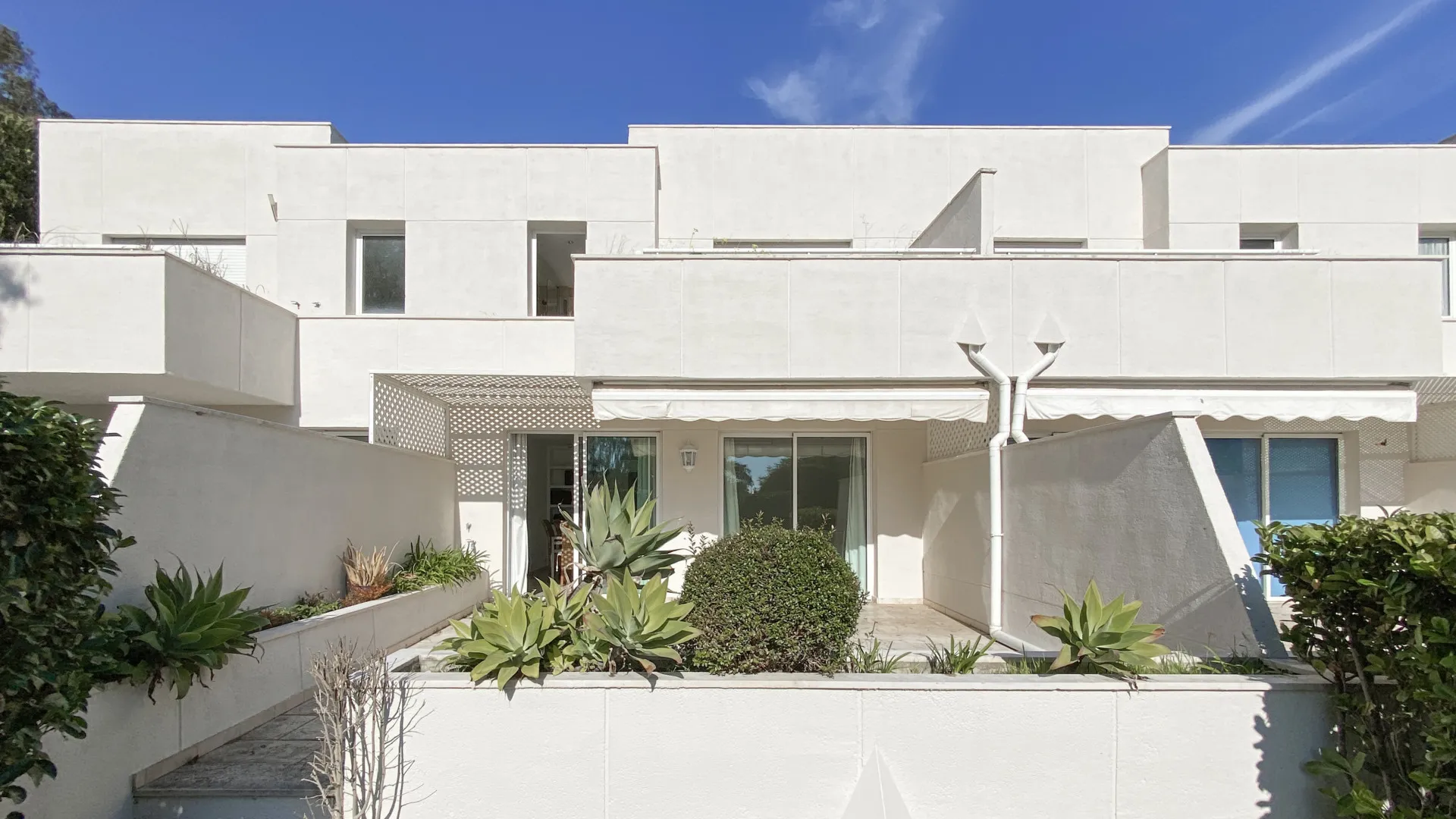 For sale town house with 3 bedrooms in Los Granados Playa