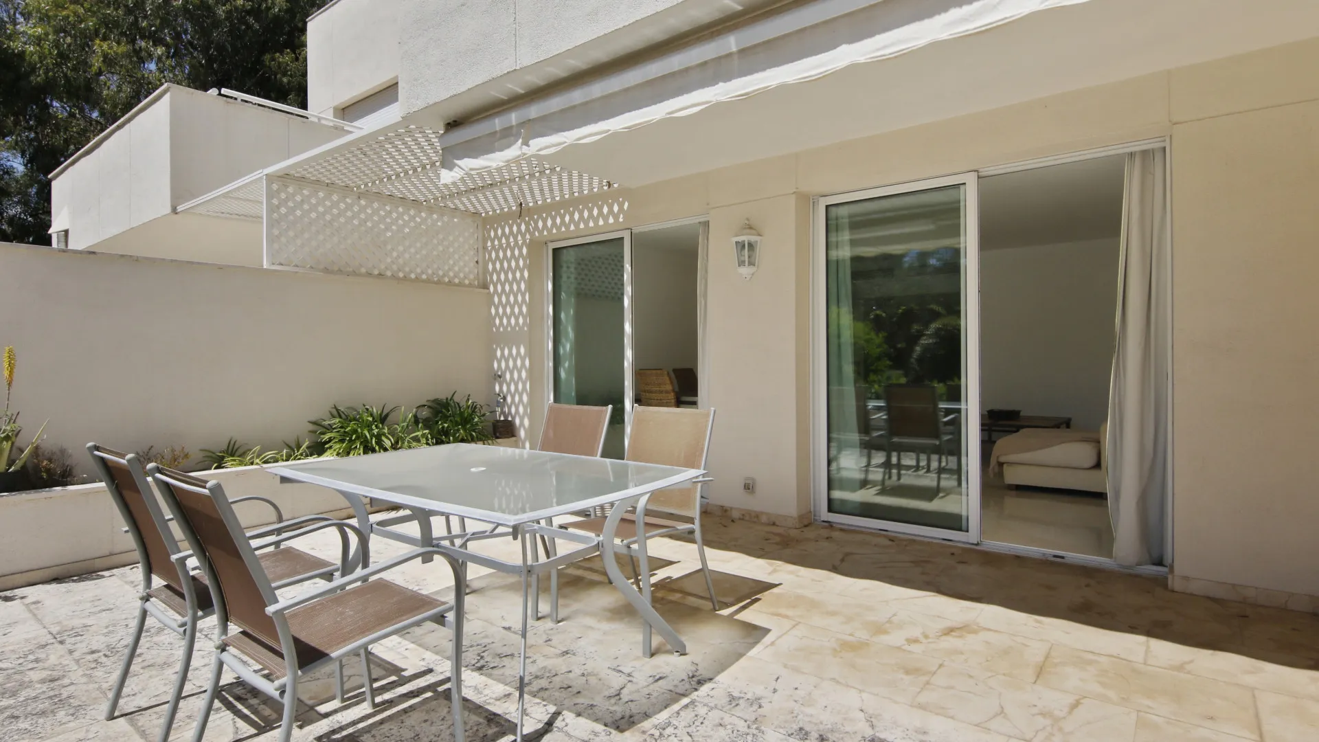 For sale town house with 3 bedrooms in Los Granados Playa