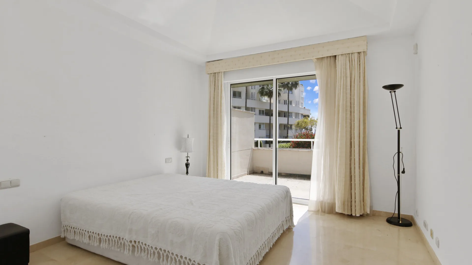 For sale town house with 3 bedrooms in Los Granados Playa