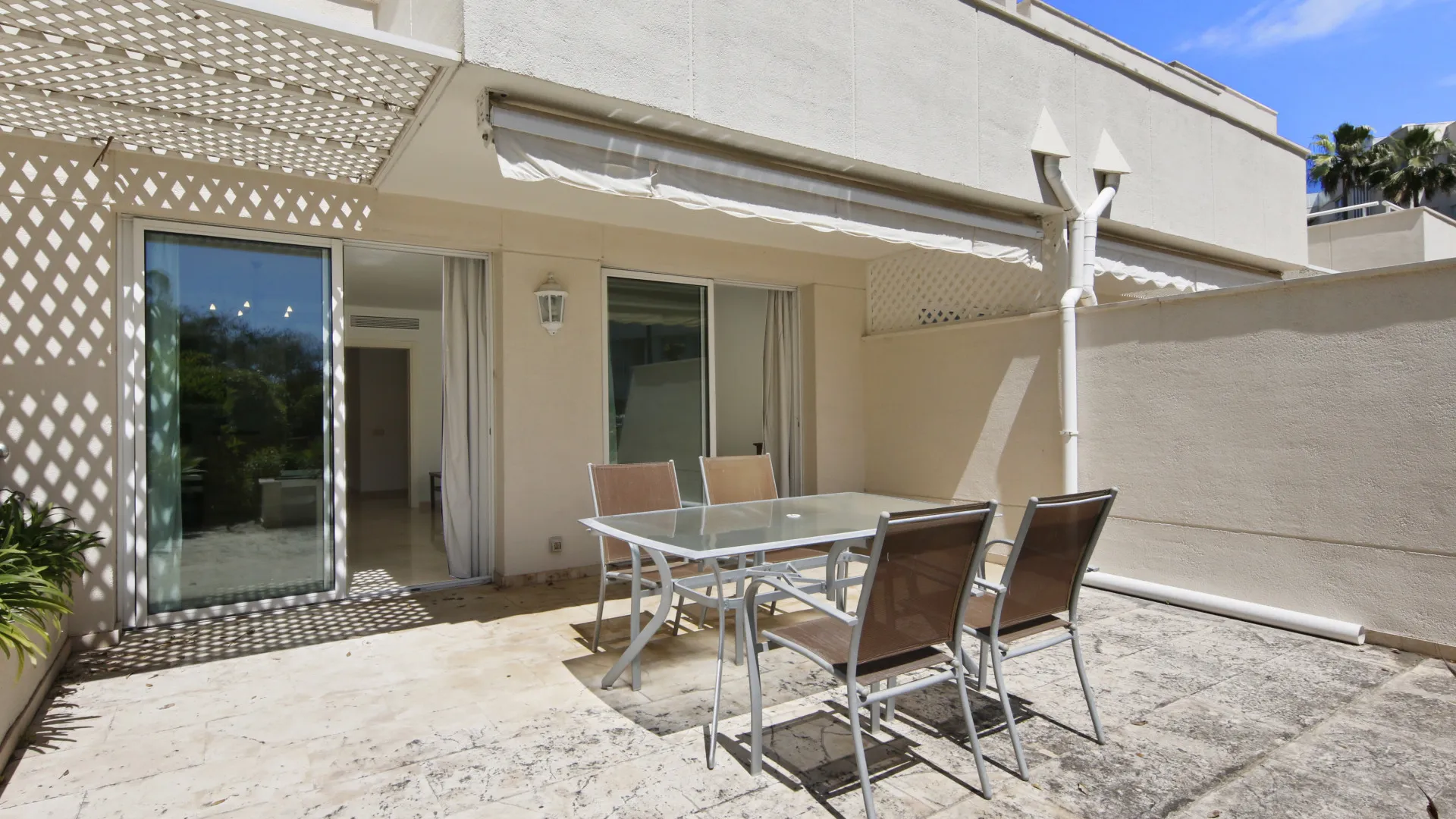 For sale town house with 3 bedrooms in Los Granados Playa
