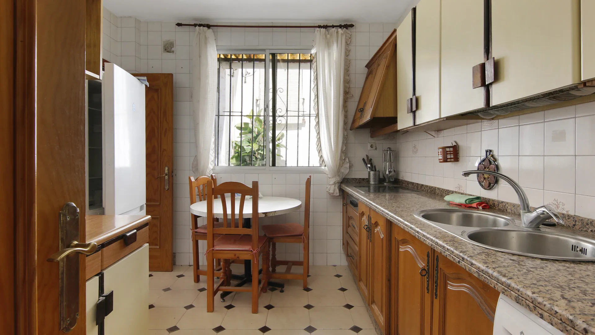 For sale building in Estepona Old Town