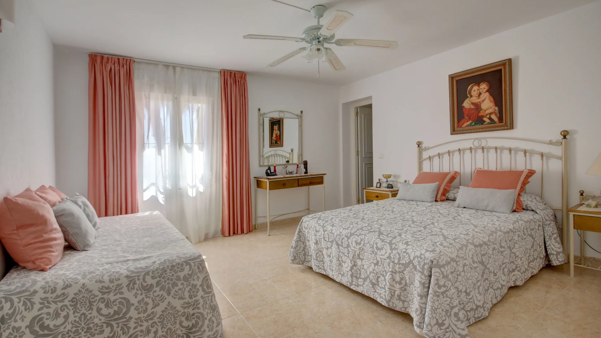 Se vende villa de 2 dormitorios en Puerto Romano