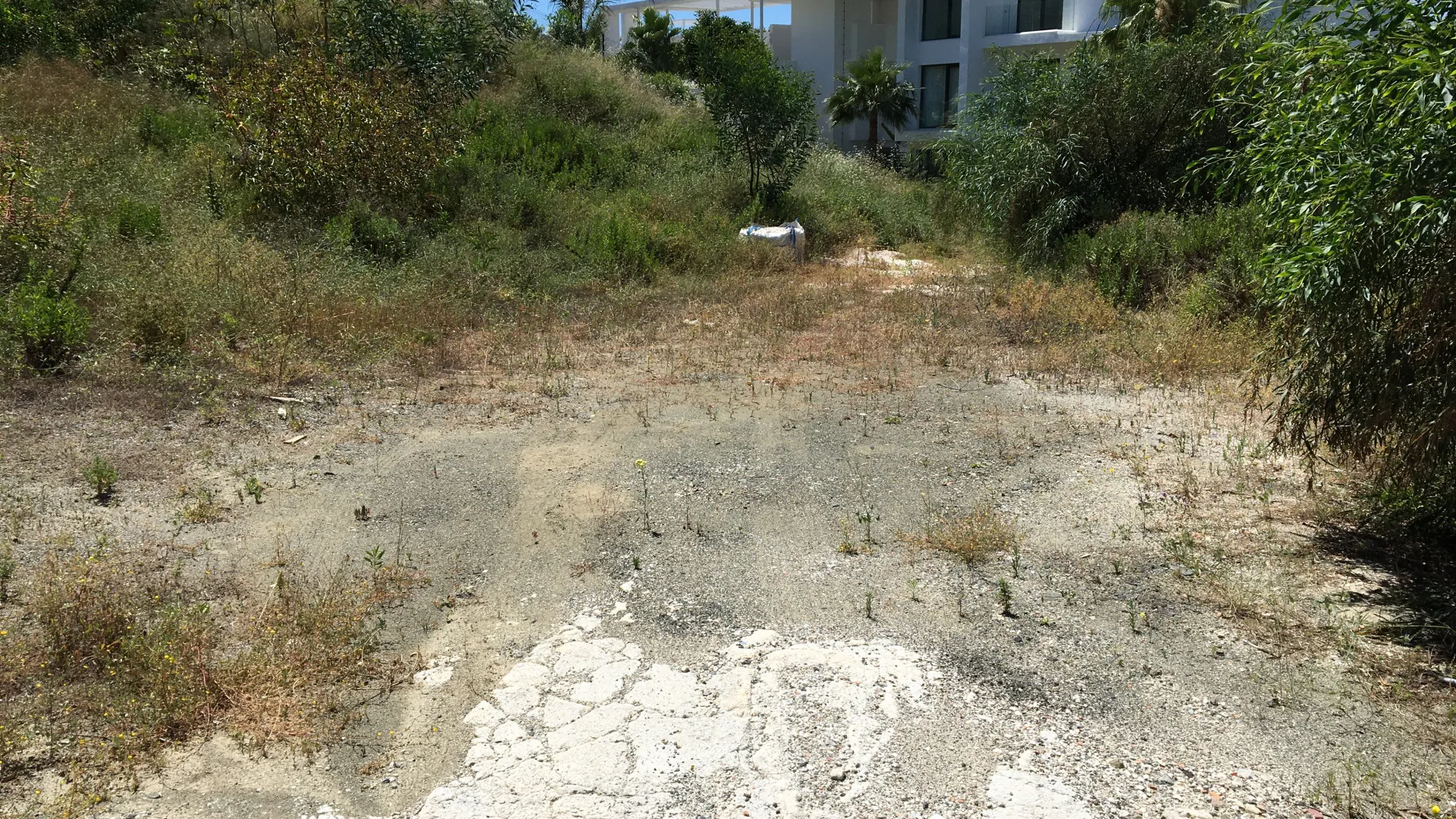 Plot in Los Capanes del Golf for sale
