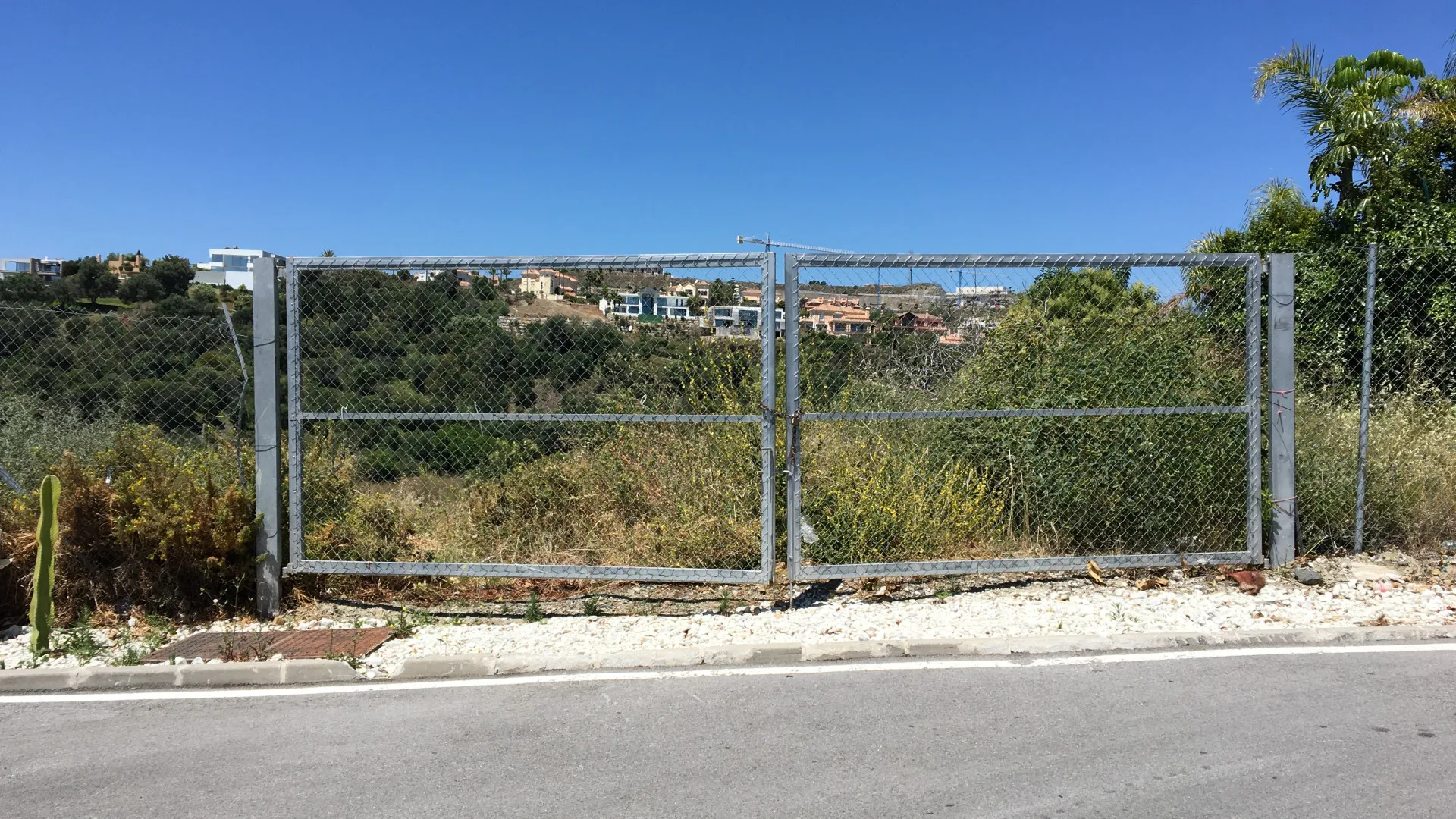 Plot in Los Capanes del Golf for sale