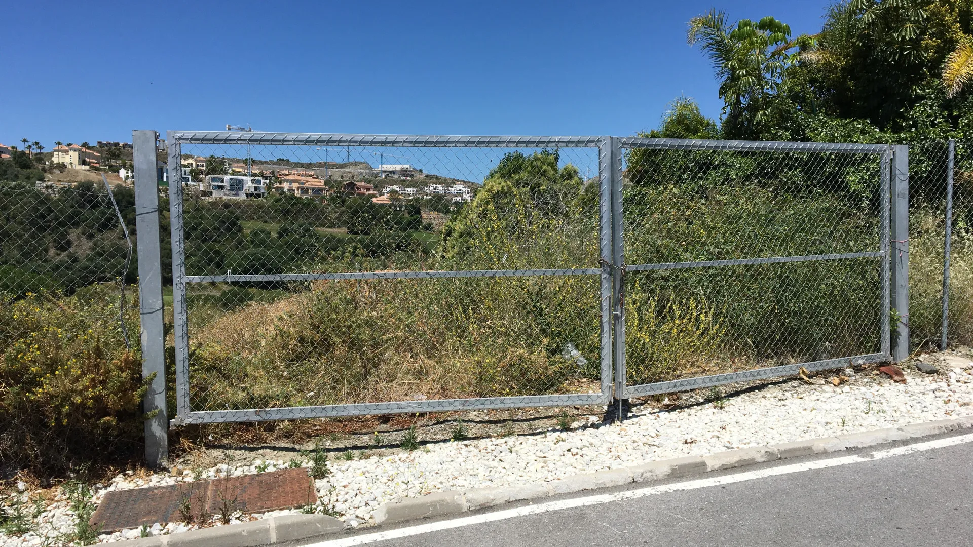 Plot in Los Capanes del Golf for sale