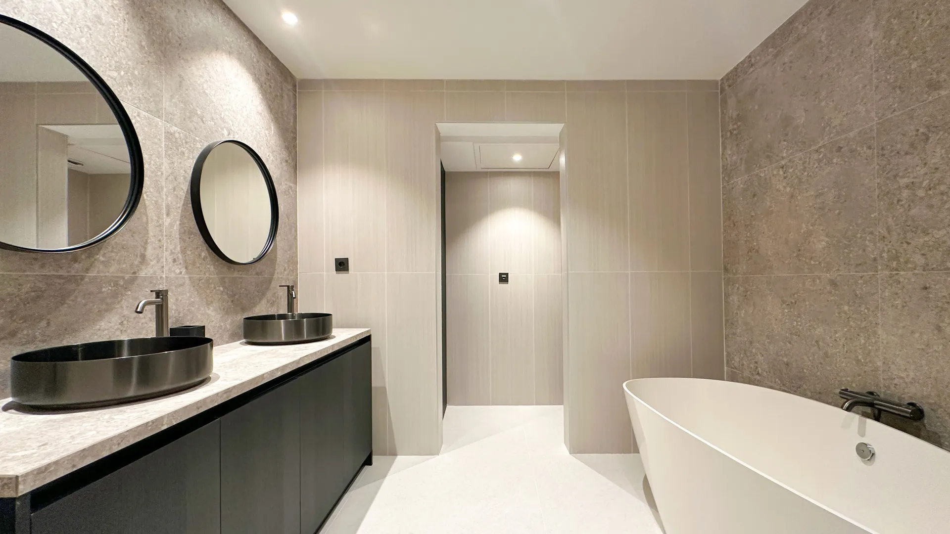 For sale apartment with 2 bedrooms in Kempinski
