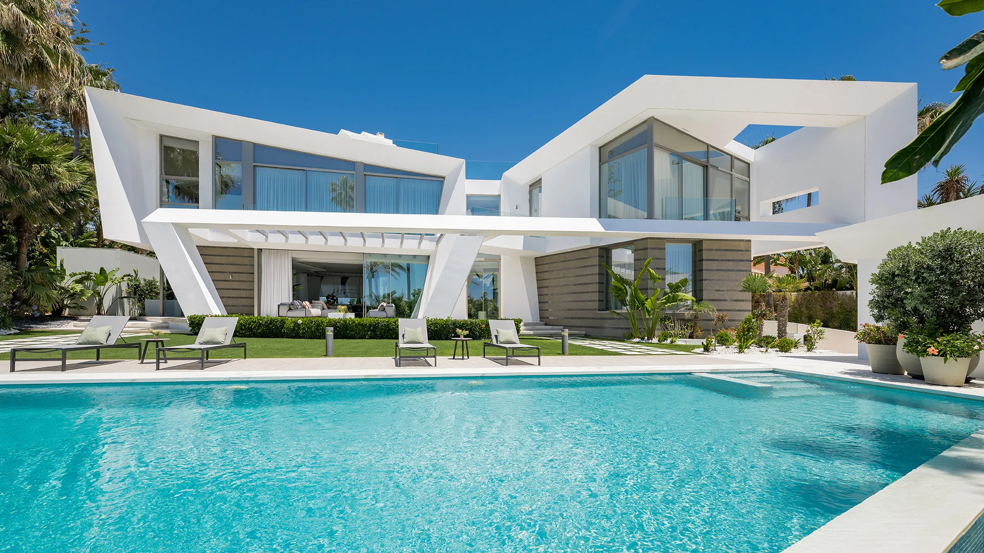 For sale villa in Los Monteros