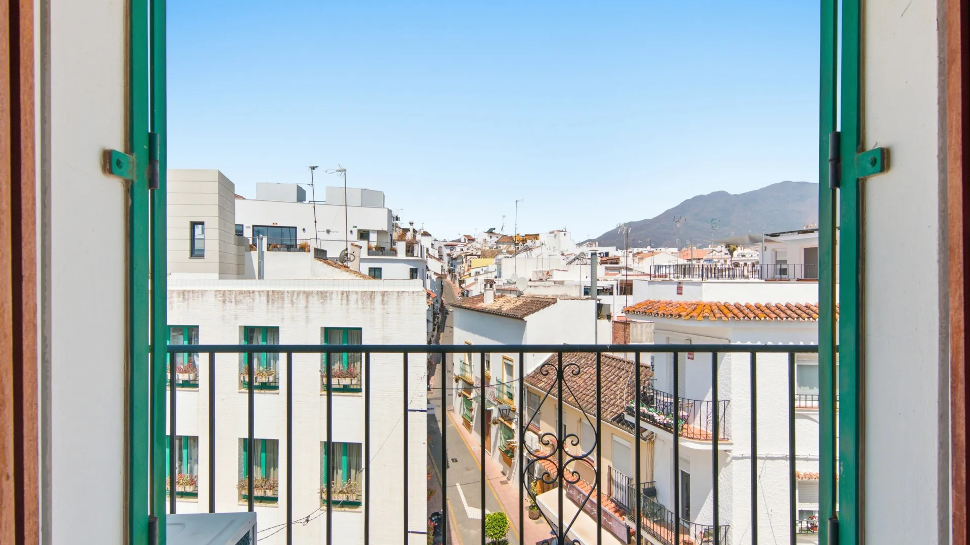 Apartment for sale in Estepona Old Town with 2 bedrooms
