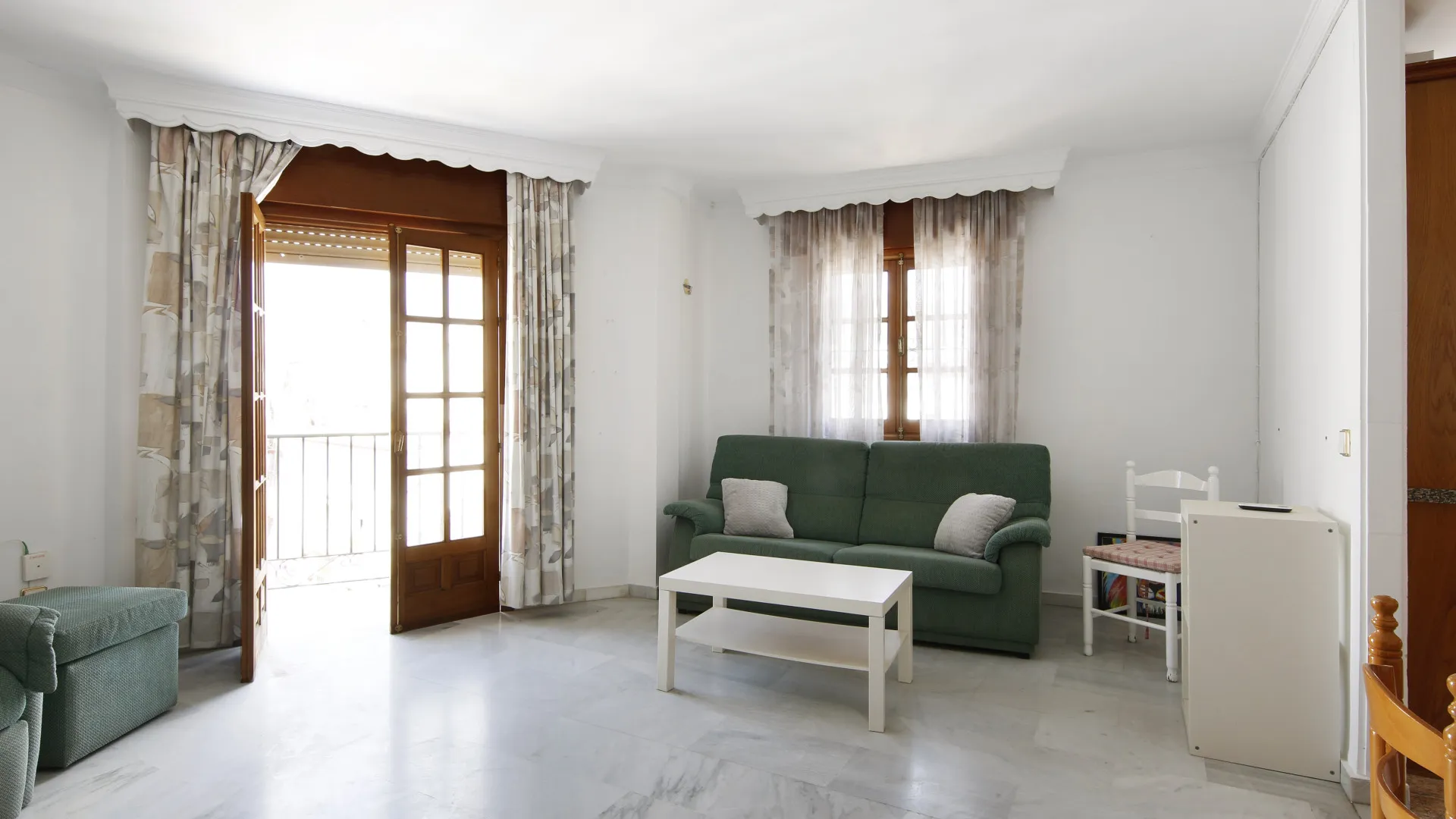 Apartment for sale in Estepona Old Town with 2 bedrooms