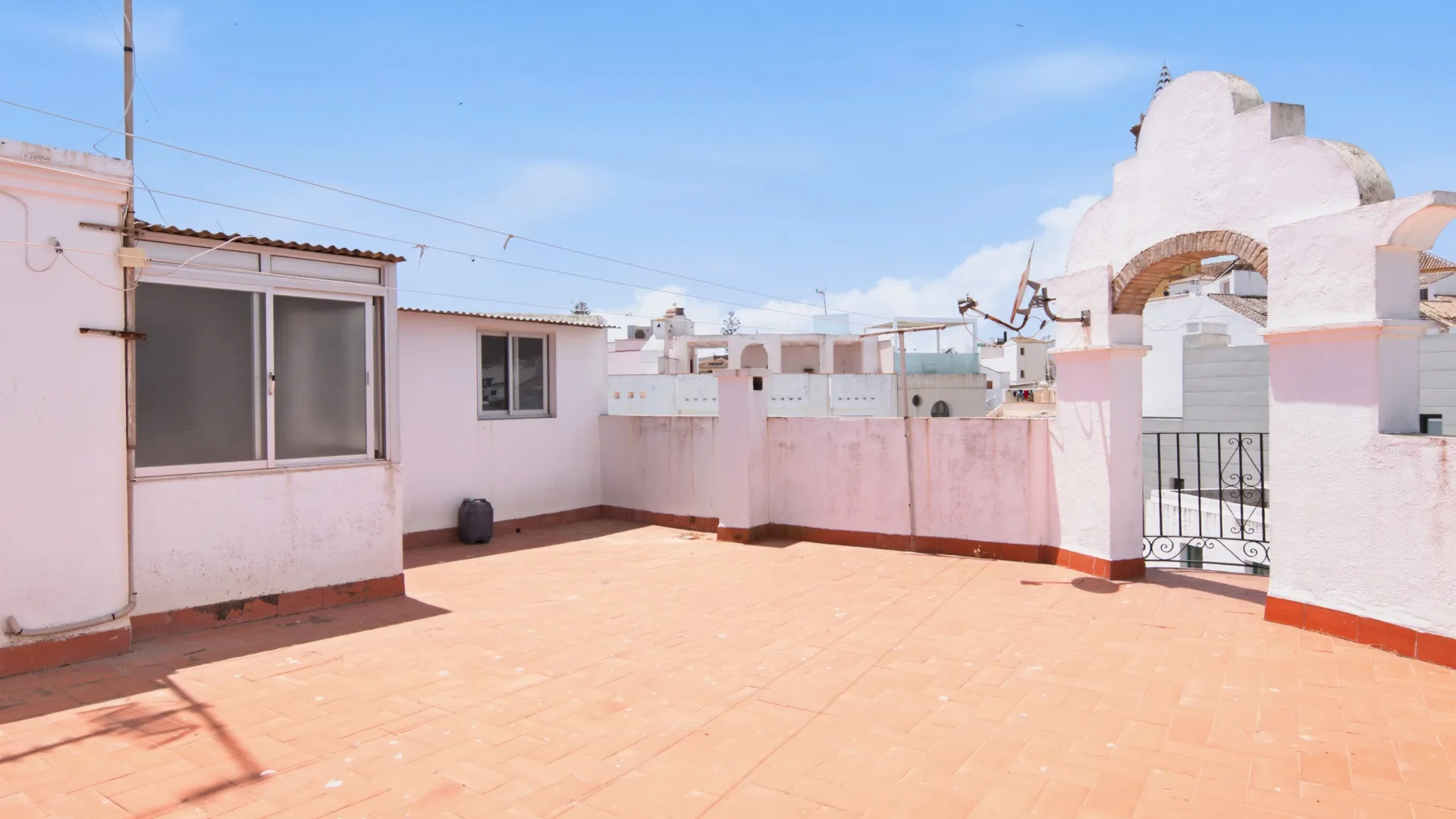 Apartment for sale in Estepona Old Town with 2 bedrooms