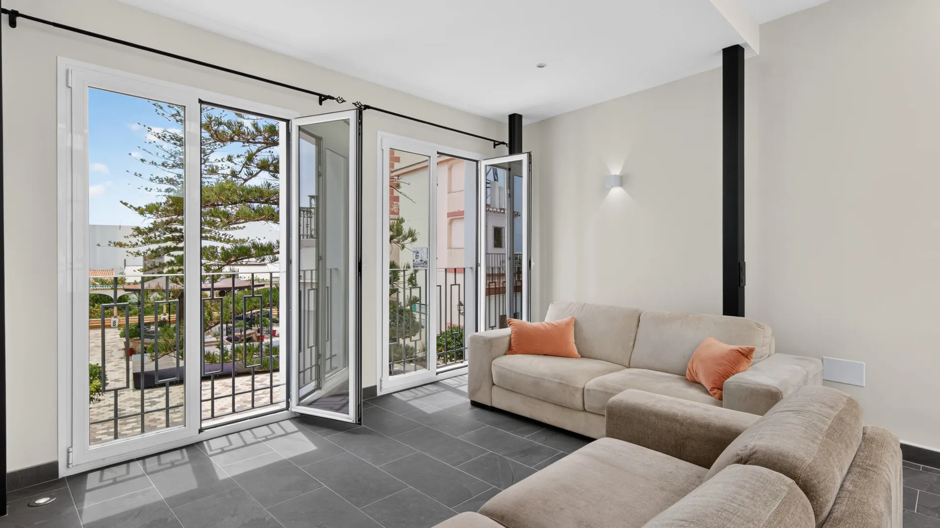 Adosado en venta en Estepona Casco Antiguo con 4 dormitorios
