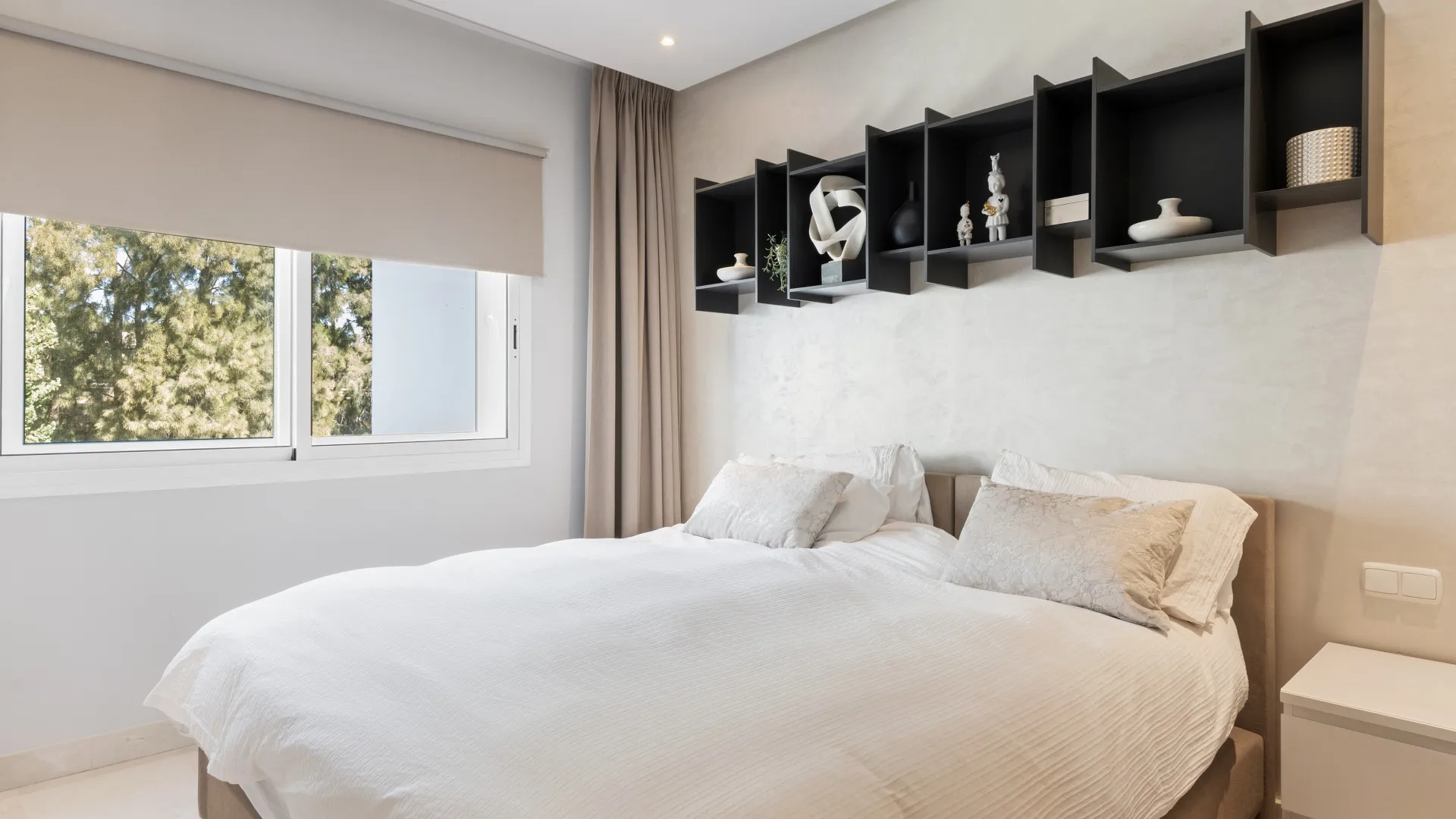 3 bedrooms duplex penthouse for sale in Alcazaba Beach