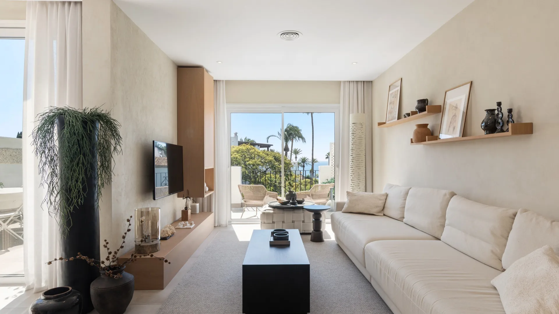 3 bedrooms duplex penthouse for sale in Alcazaba Beach