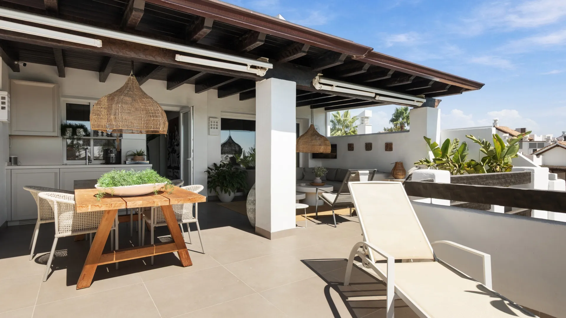 3 bedrooms duplex penthouse for sale in Alcazaba Beach