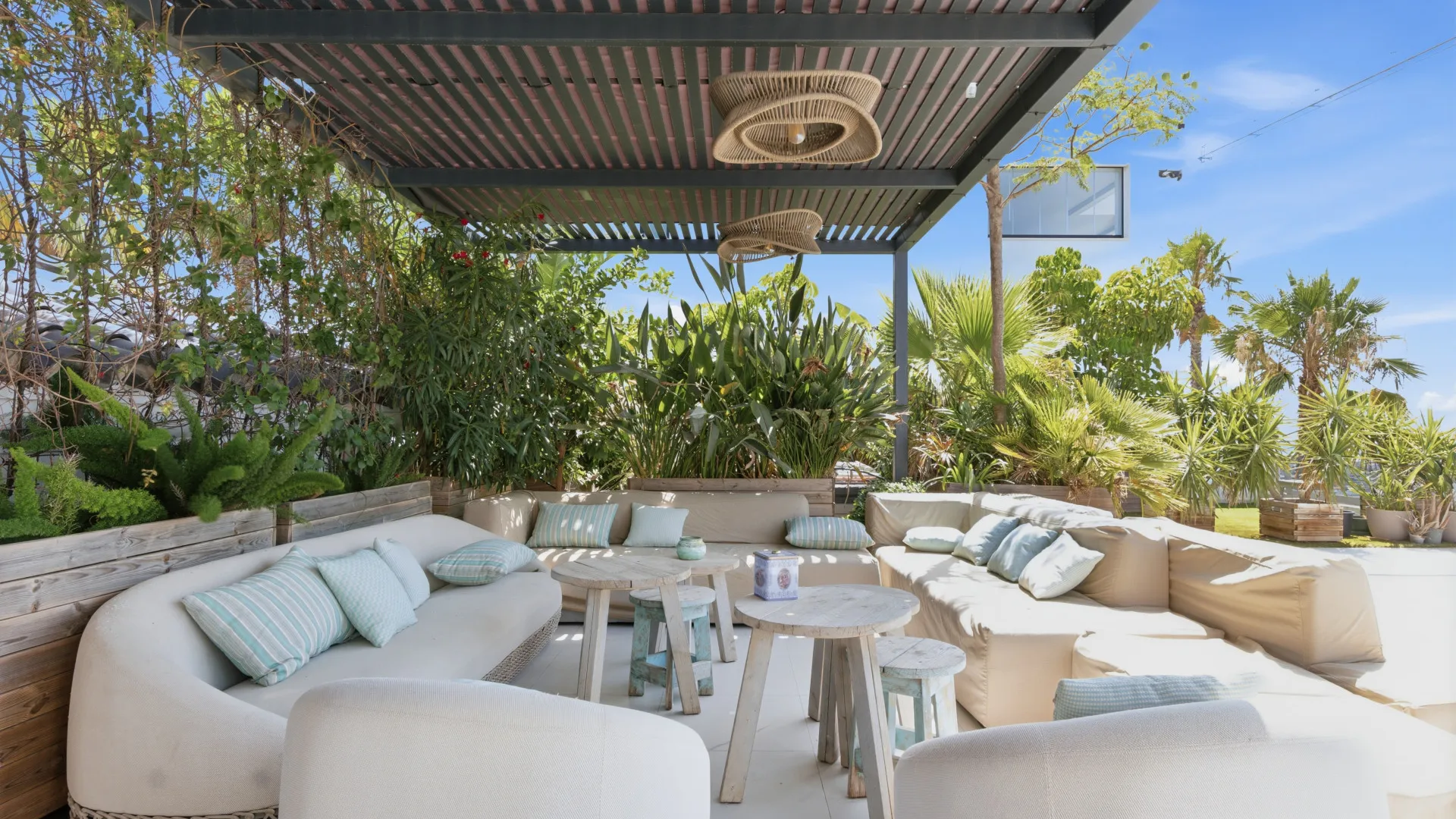 Buy apartment with 4 bedrooms in Mirador de Estepona Hills