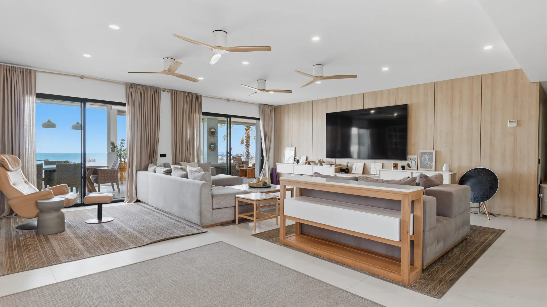 Buy apartment with 4 bedrooms in Mirador de Estepona Hills