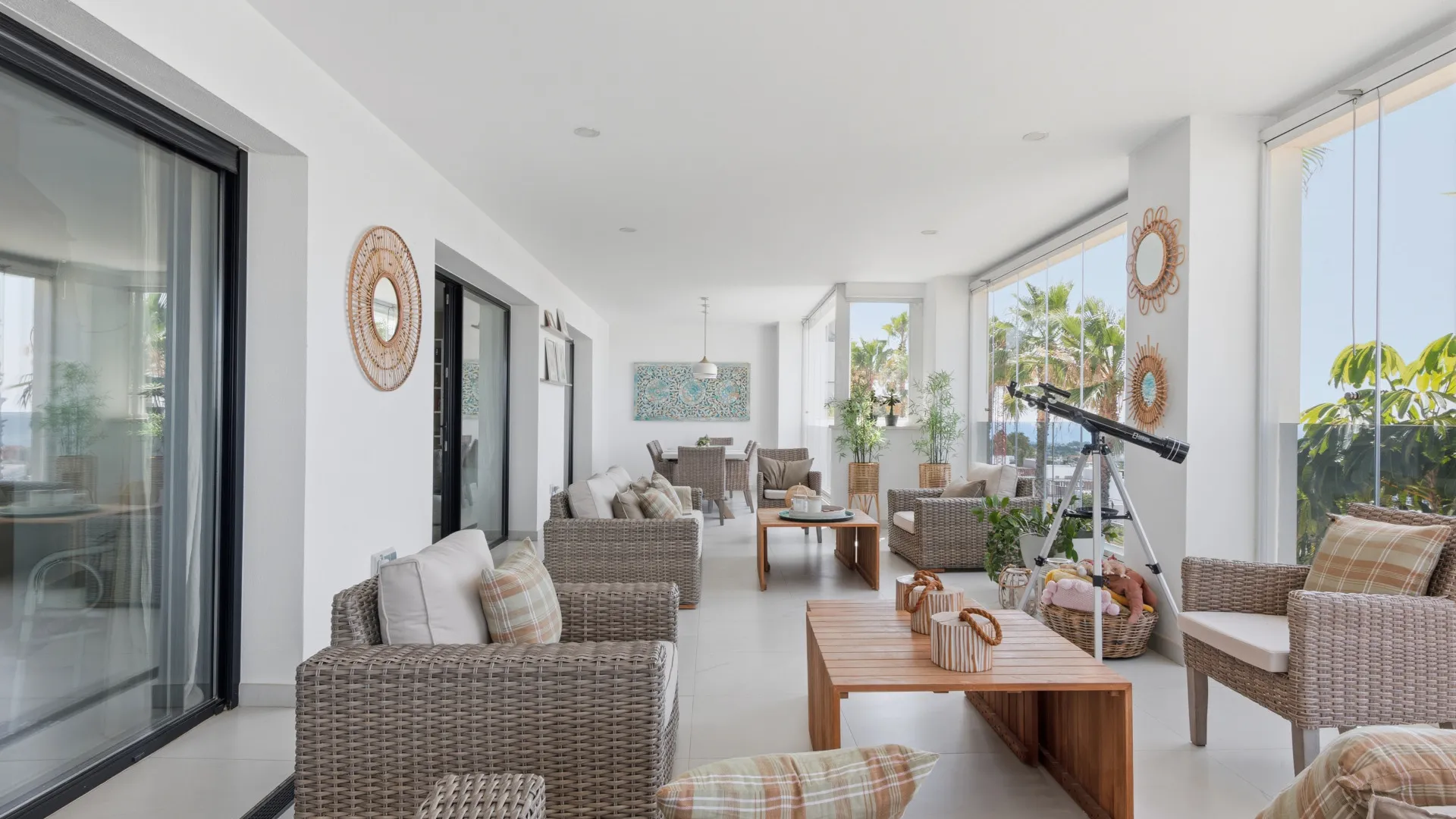 Buy apartment with 4 bedrooms in Mirador de Estepona Hills