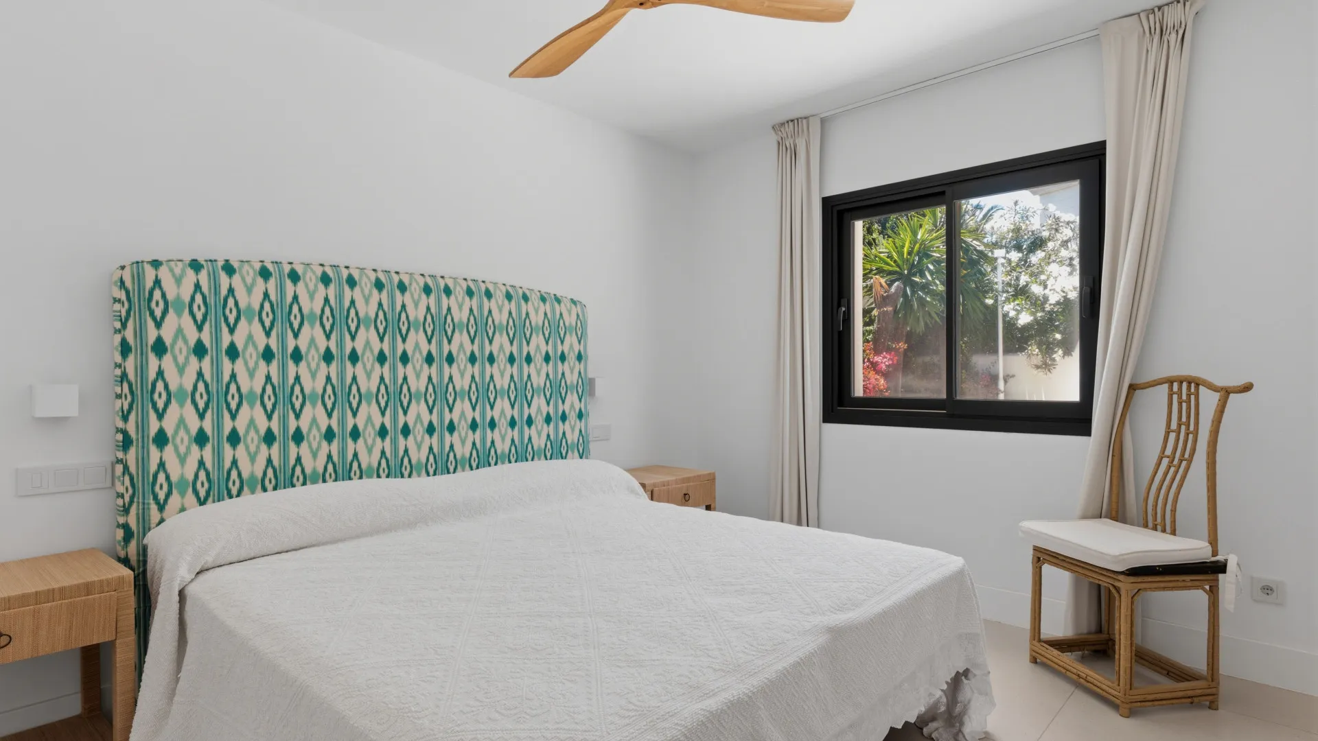 Villa a la venta en Casasola de 9 dormitorios