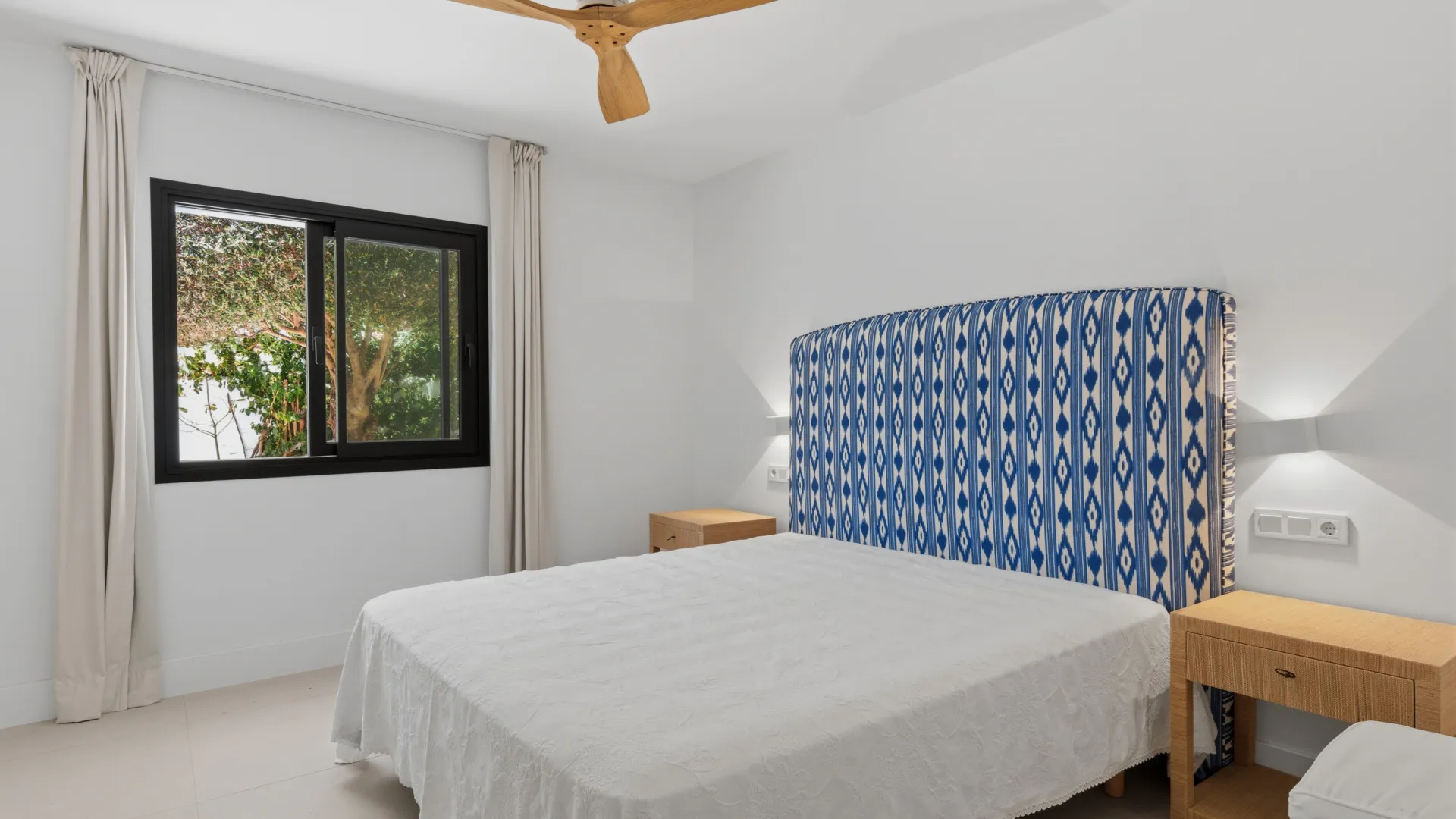 Villa a la venta en Casasola de 9 dormitorios
