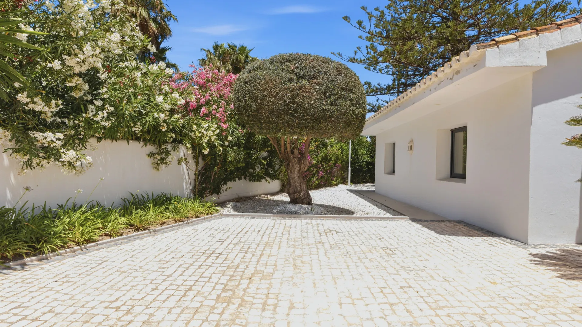 Villa a la venta en Casasola de 9 dormitorios