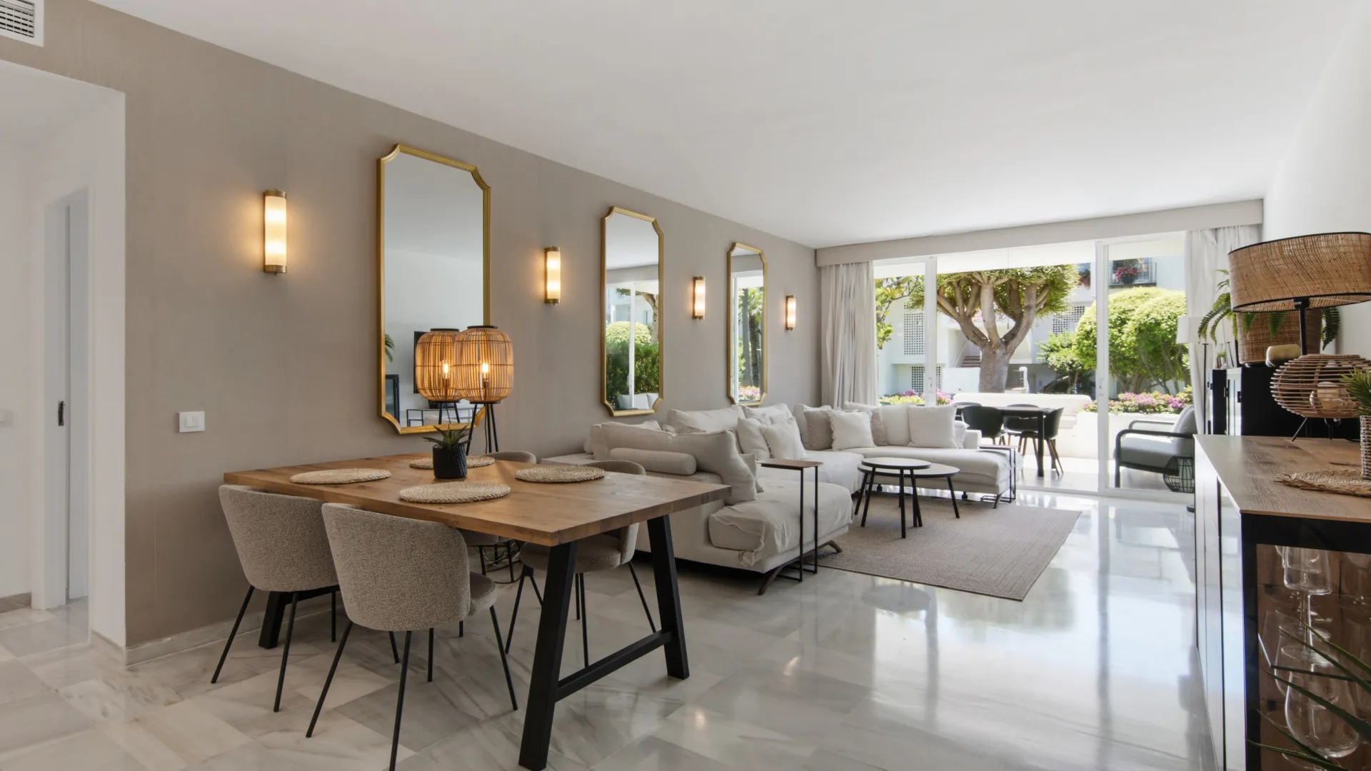 Apartamento planta baja en venta en Alcazaba Beach con 2 dormitorios