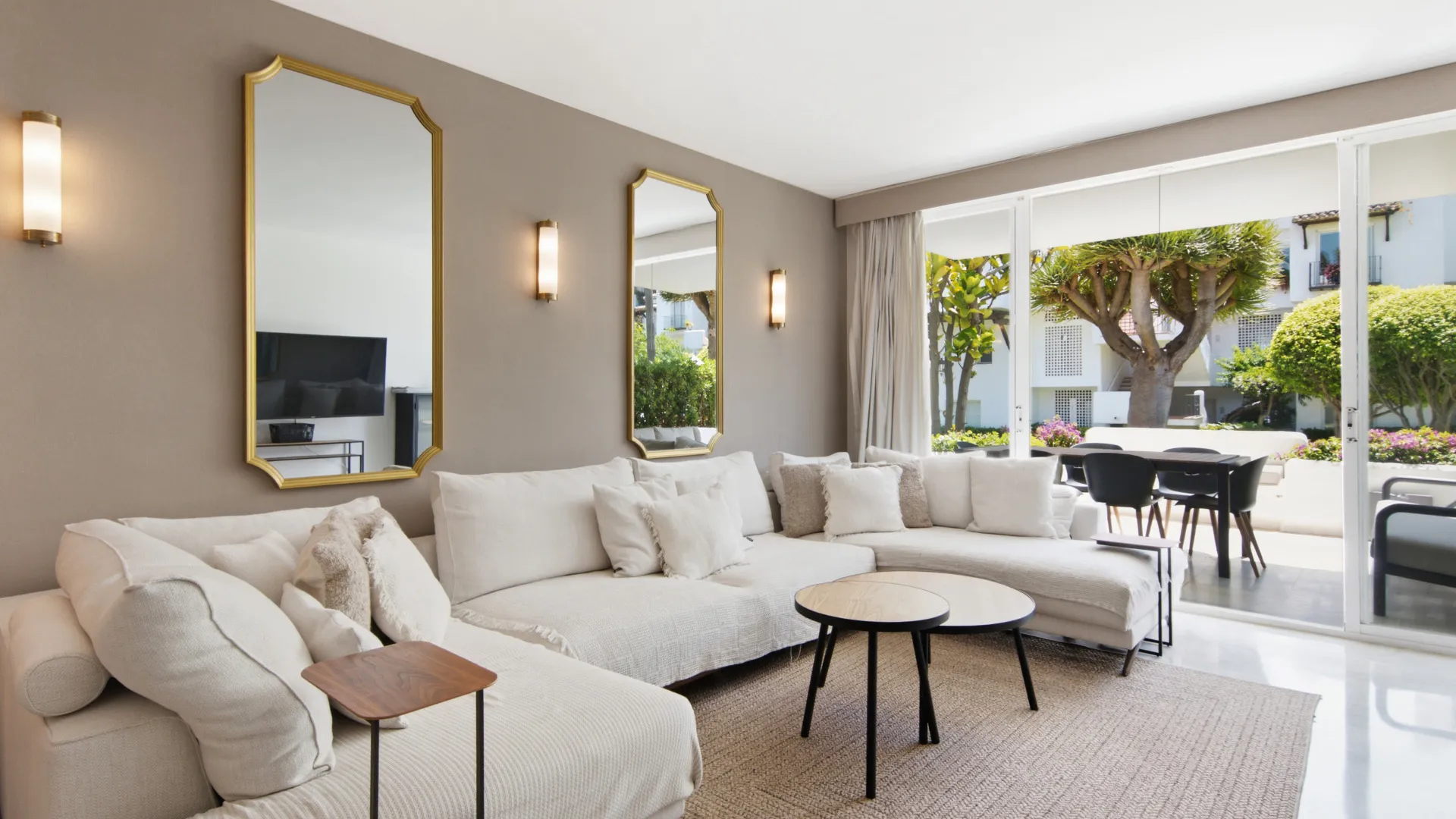 Apartamento planta baja en venta en Alcazaba Beach con 2 dormitorios