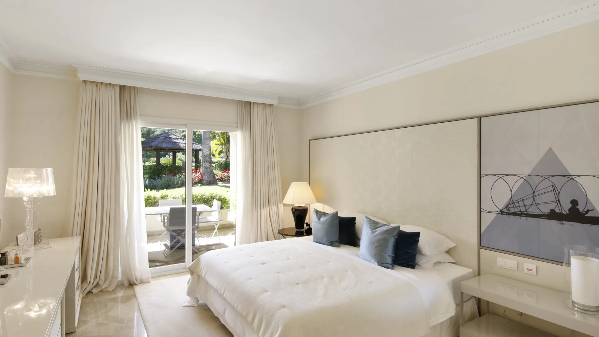Apartamento planta baja de 3 dormitorios en venta en Las Alamandas