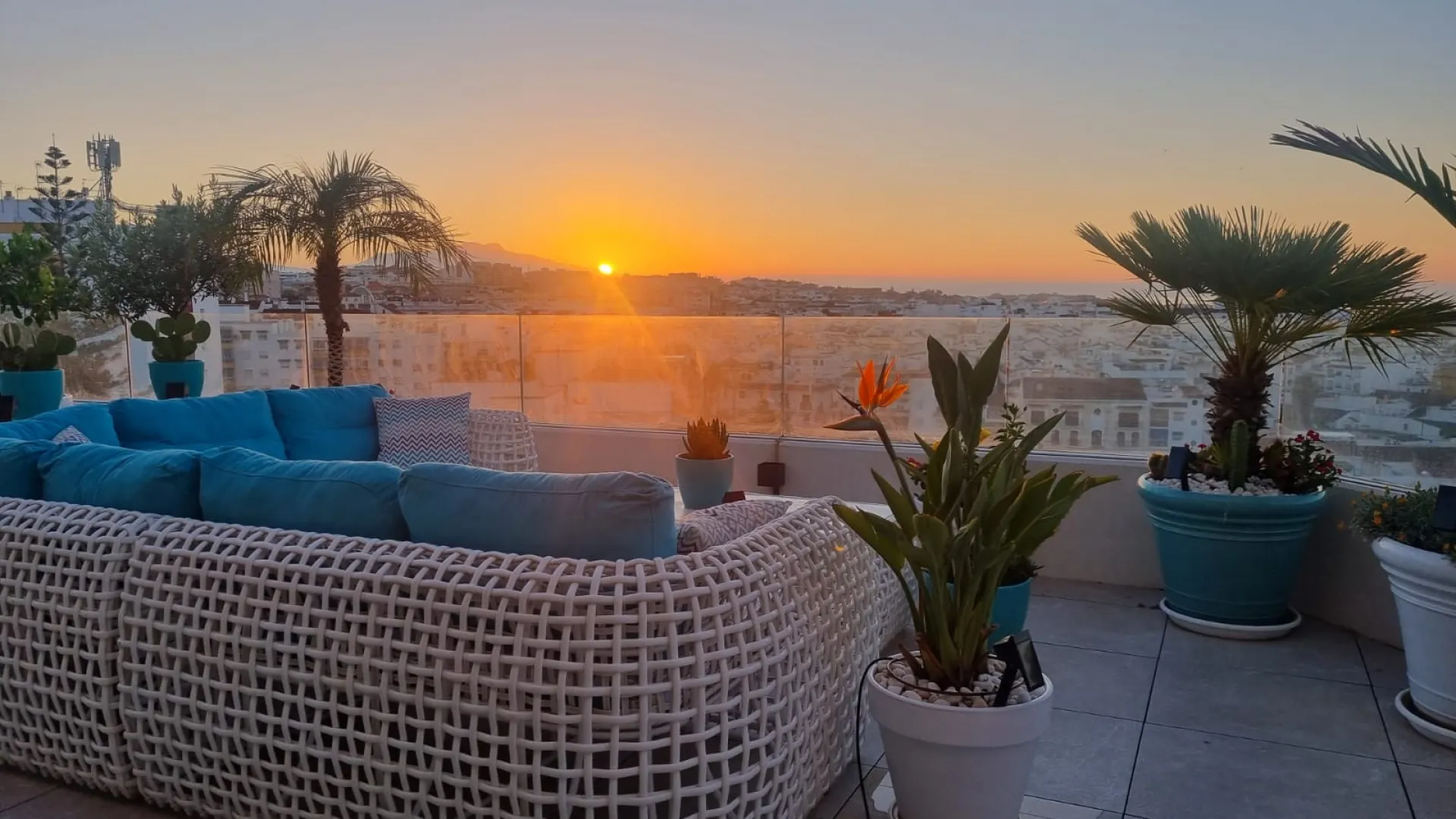 3 bedrooms penthouse for sale in Estepona Centre