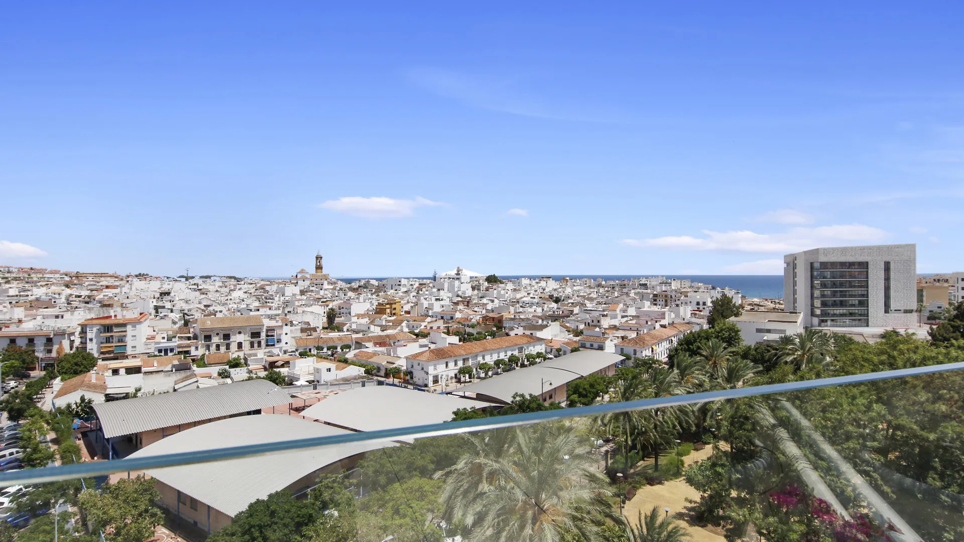 3 bedrooms penthouse for sale in Estepona Centre