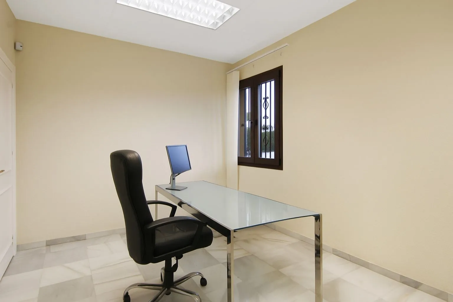 For sale commercial premises in El Presidente