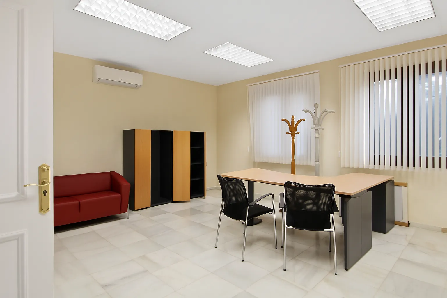 For sale commercial premises in El Presidente