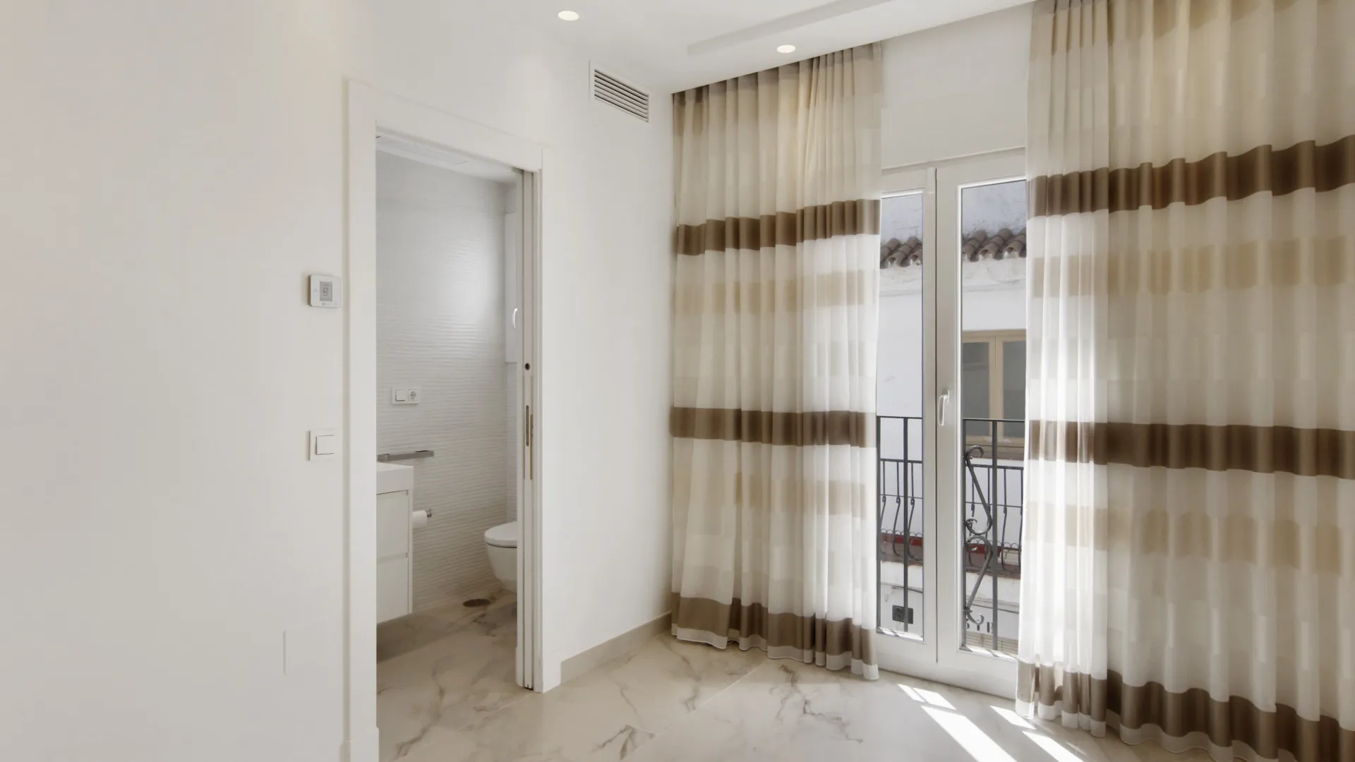 For sale 3 bedrooms town house in Estepona Old Town