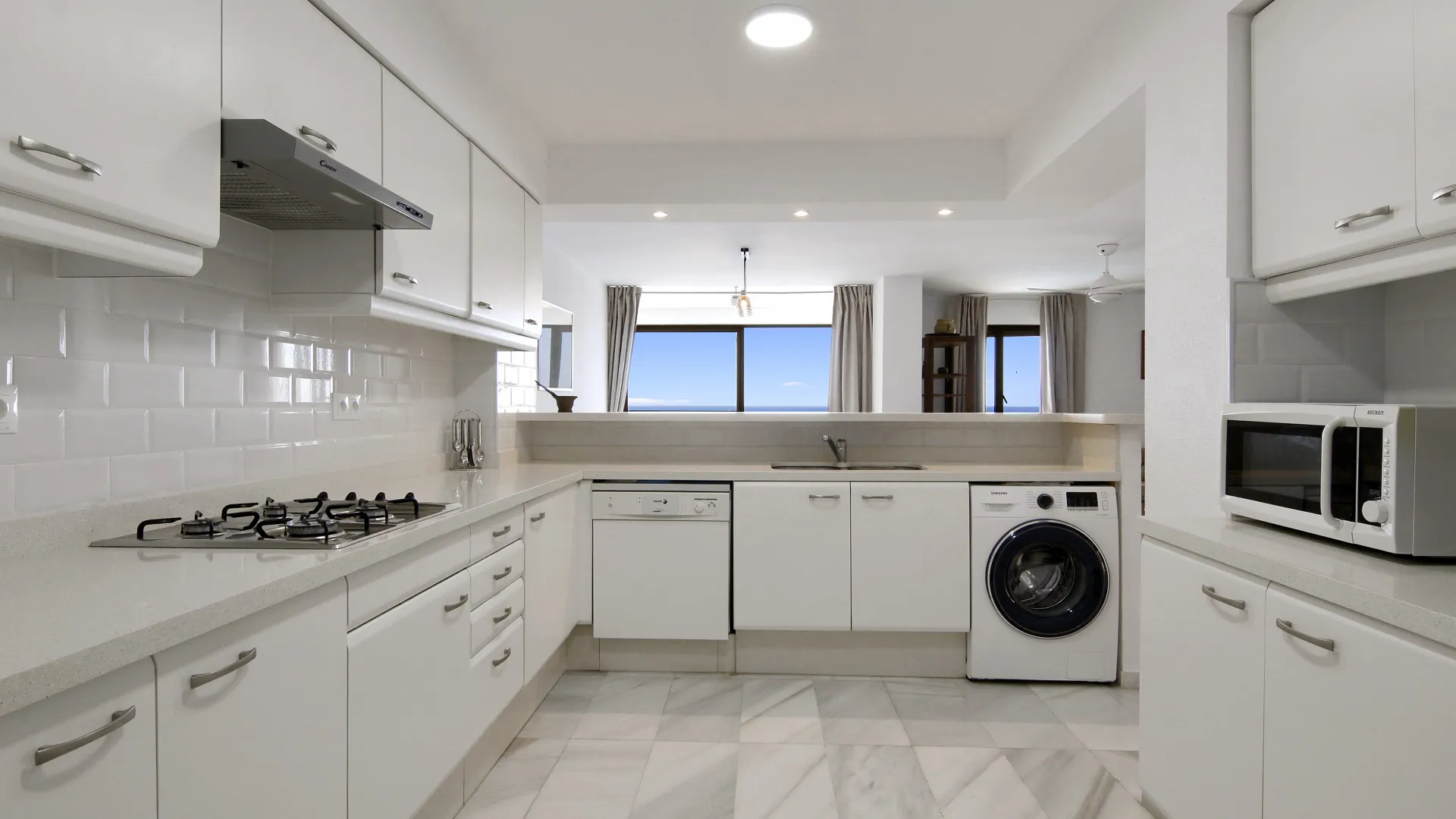 Se vende apartamento con 2 dormitorios en Estepona Ciudad