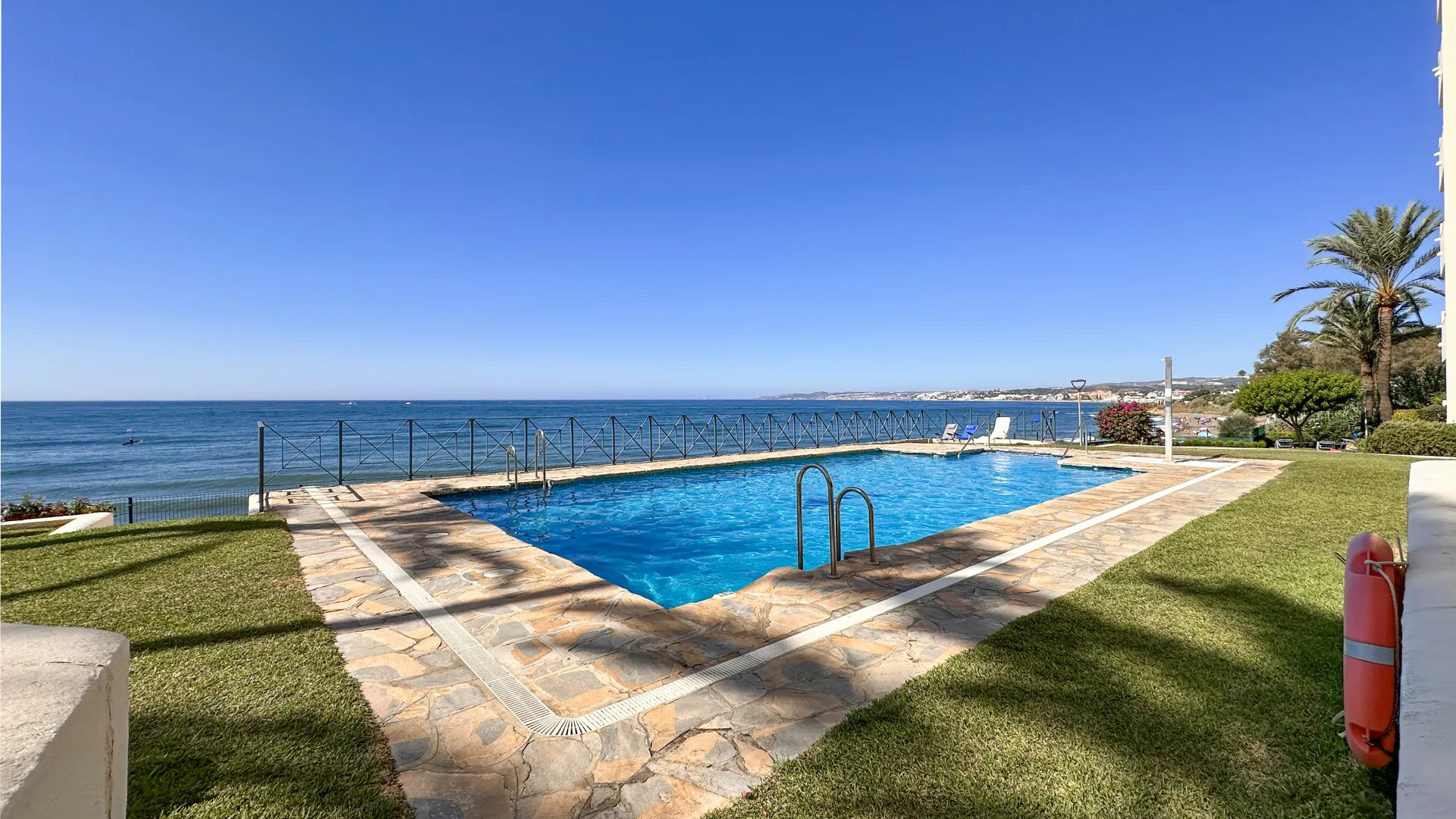 Se vende apartamento con 2 dormitorios en Estepona Ciudad