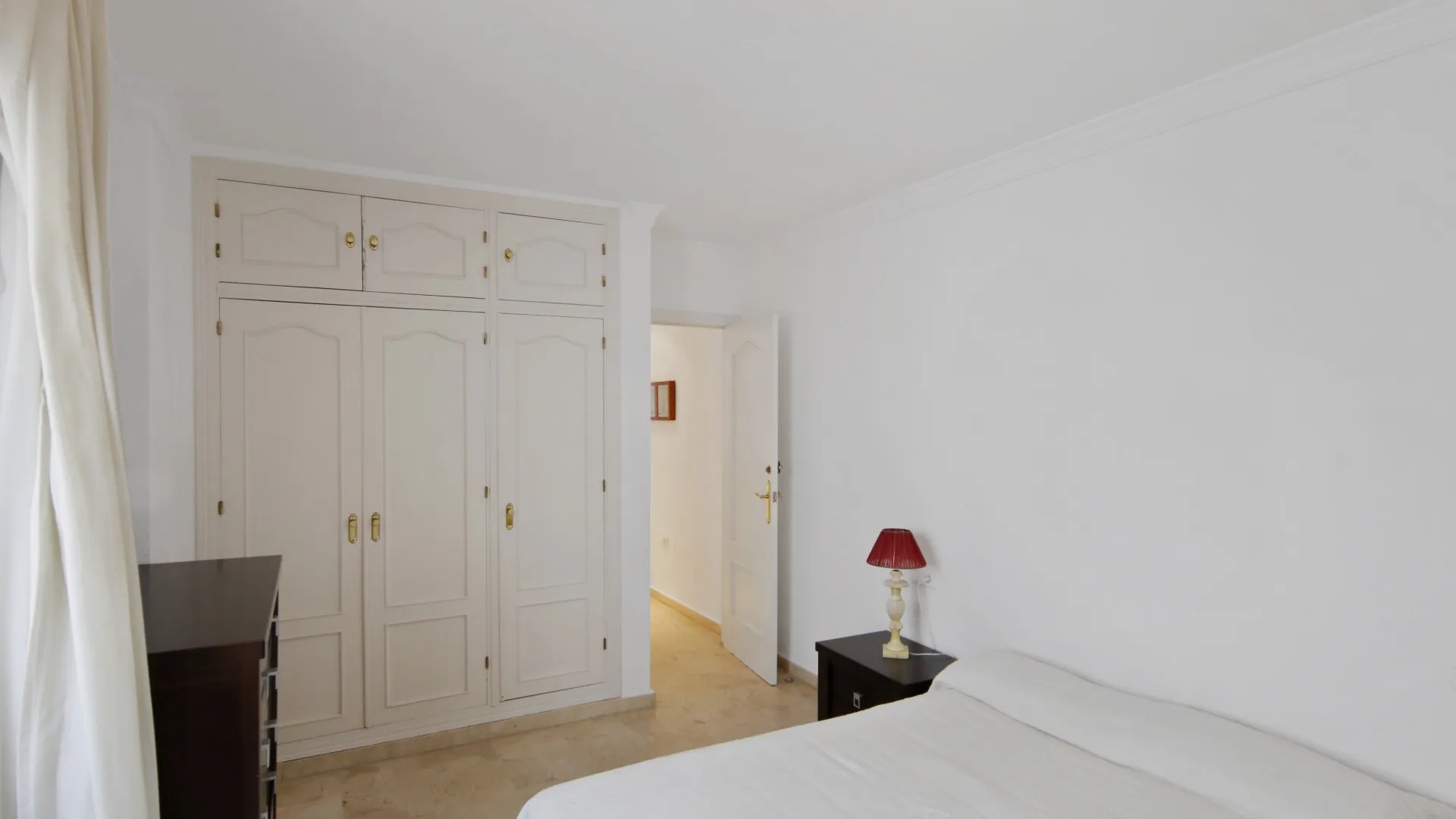 For sale Estepona Centre apartment with 2 bedrooms